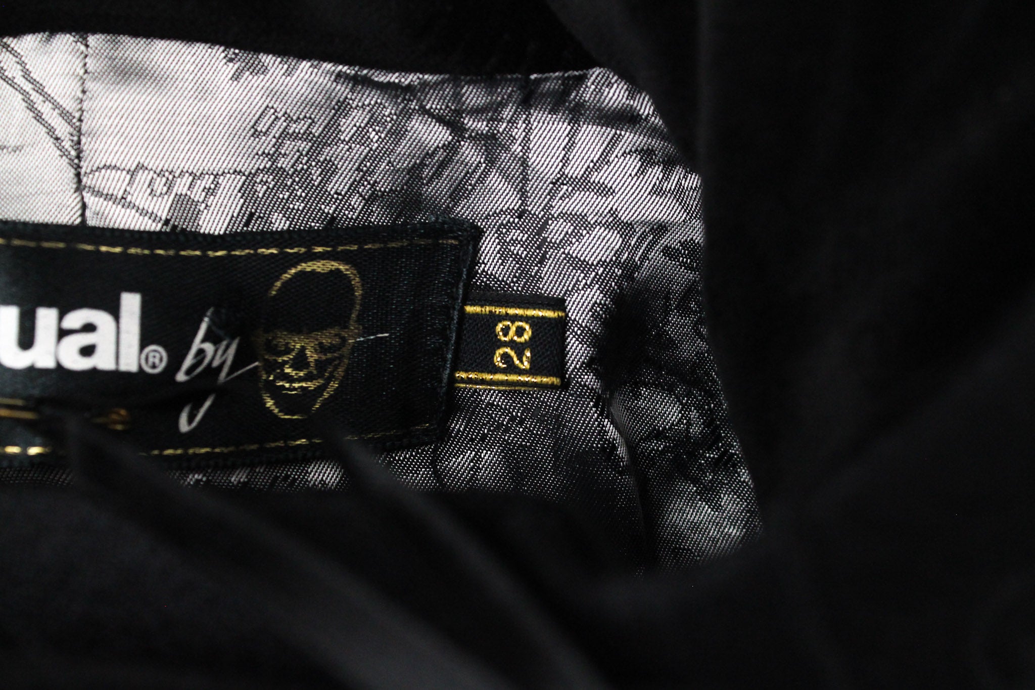 DESIGUAL Innocense moteriškas paltas 28 žakardo juodas vilnonis dizainerio stiliaus 