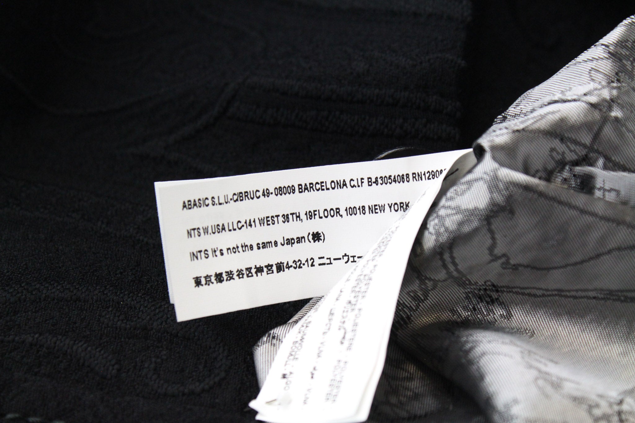 DESIGUAL Innocense moteriškas paltas 28 žakardo juodas vilnonis dizainerio stiliaus 