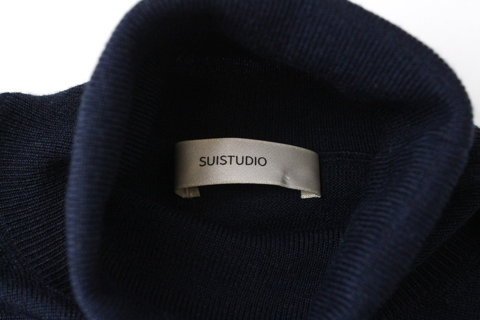 SUISTUDIO Hunter moteriškas vilnonis megztinis L dydžio tamsiai mėlynas ilgomis rankovėmis 