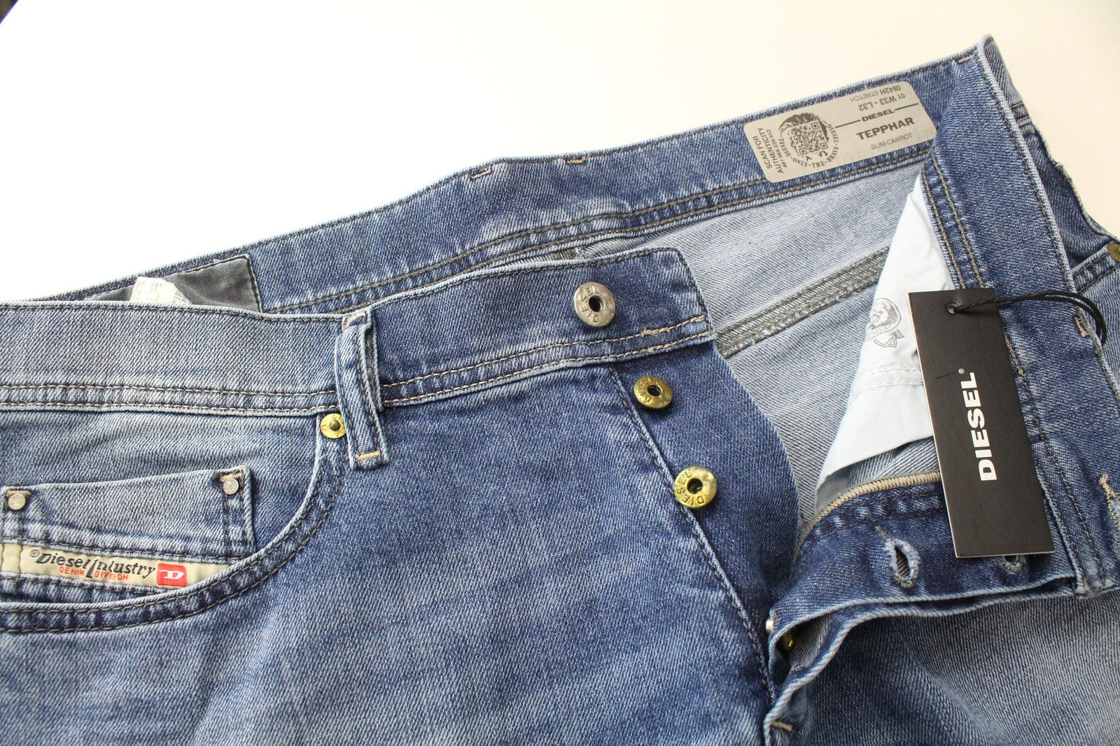 DIESEL Tepphar 0842H vyriški džinsai W33/L32 Slim mėlyni tamprūs medvilniniai džinsai su morkų kirpimu 