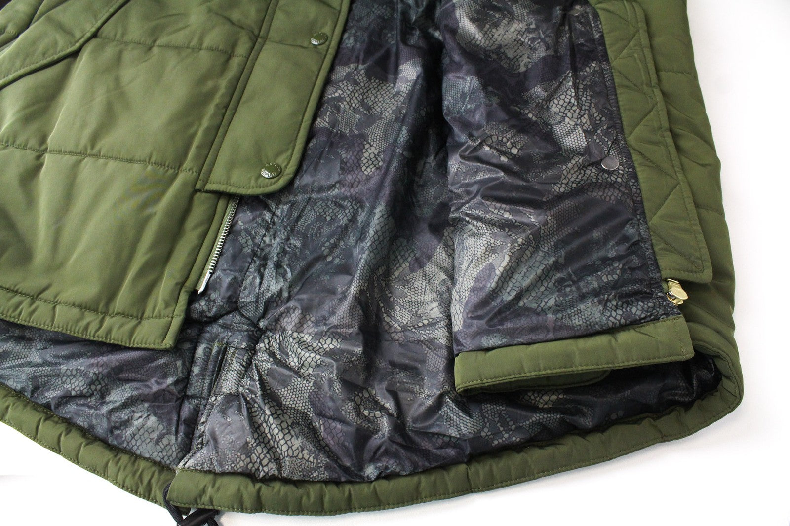 REPLAY moteriška gobtuvu paremta striukė M, žalia, dirbtinio kailio užtrauktuku, pamušalu ir paminkštinta 