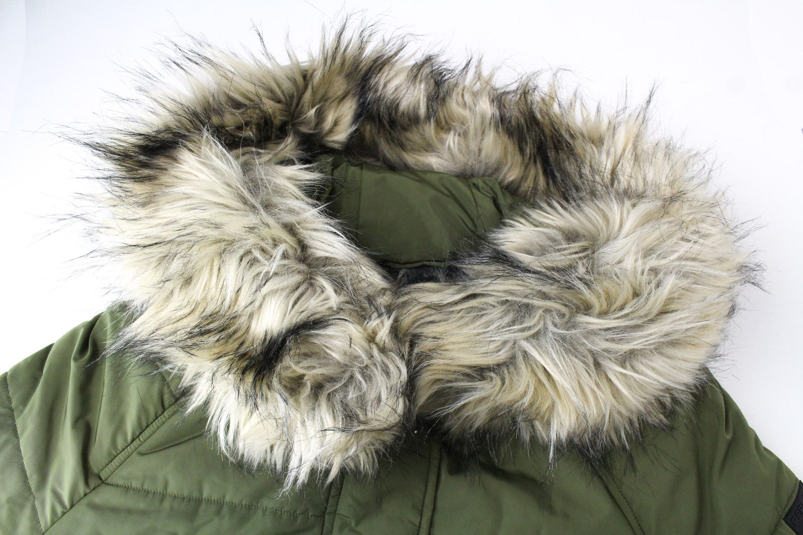 REPLAY moteriška gobtuvu paremta striukė M, žalia, dirbtinio kailio užtrauktuku, pamušalu ir paminkštinta 