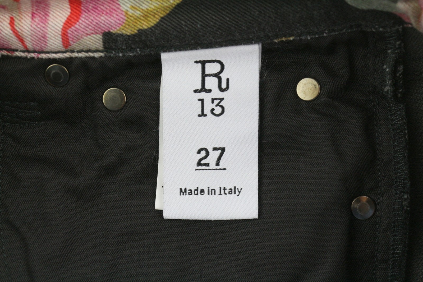 R13 Kick Fit moteriški džinsai 27 rožinio rašto, ploni, tiesaus kirpimo, trumpinti iki kulkšnies, su užtrauktuku. 