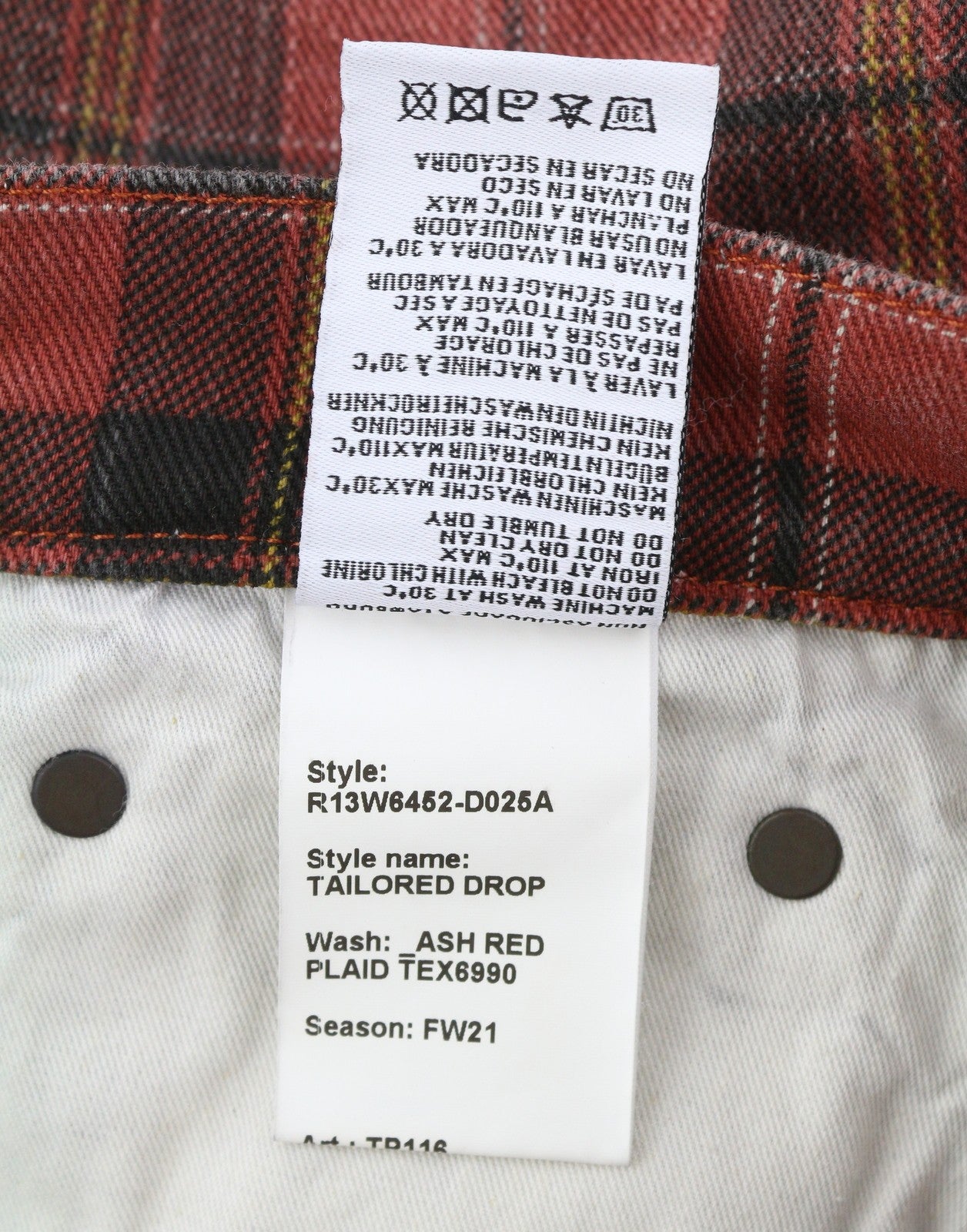 R13 Priglundančios moteriškos kelnės, 27, pelenų raudonumo, languotos, laisvos, iki kulkšnių, rekomenduojama kaina – 710 €