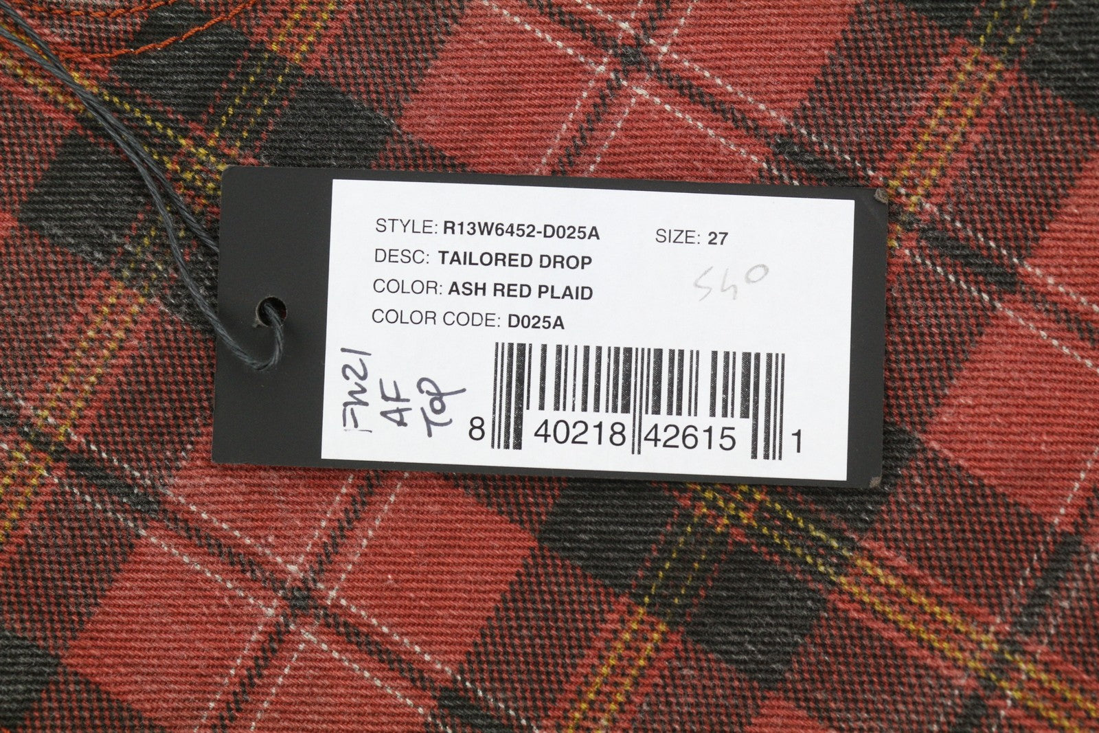 R13 Priglundančios moteriškos kelnės, 27, pelenų raudonumo, languotos, laisvos, iki kulkšnių, rekomenduojama kaina – 710 €