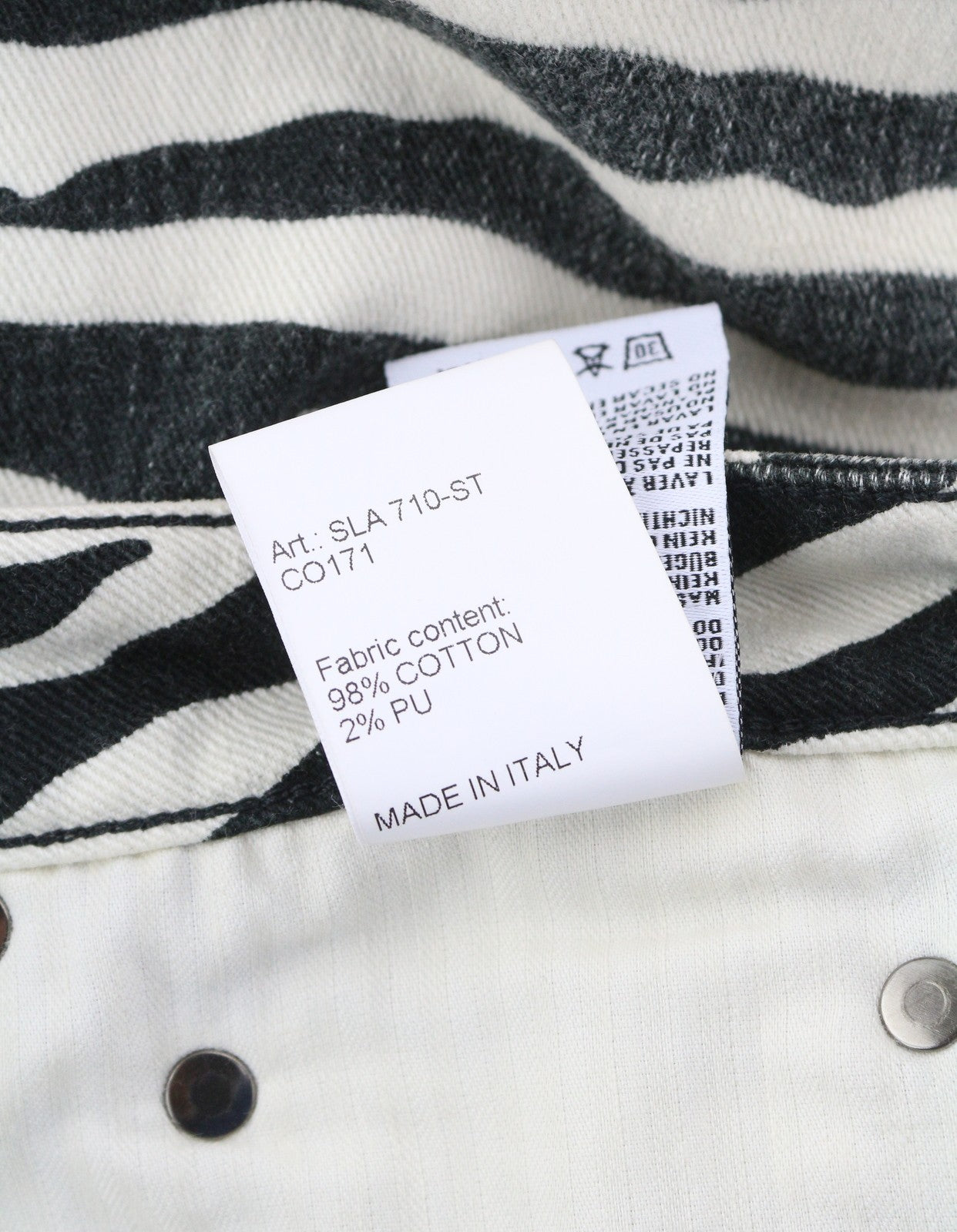 R13 Kick Fit moteriški džinsai, 27 dydžio, zebro rašto, iki kulkšnių, trumpinti, platėjantys, RRP 499 € 