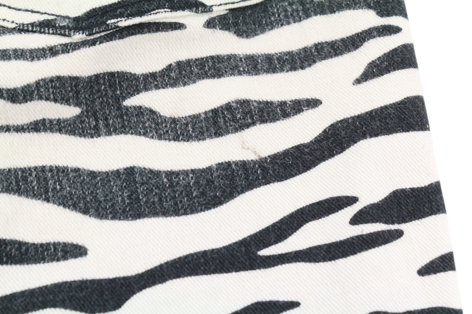 R13 Kick Fit moteriški džinsai, 27 dydžio, zebro rašto, iki kulkšnių, trumpinti, platėjantys, RRP 499 € 