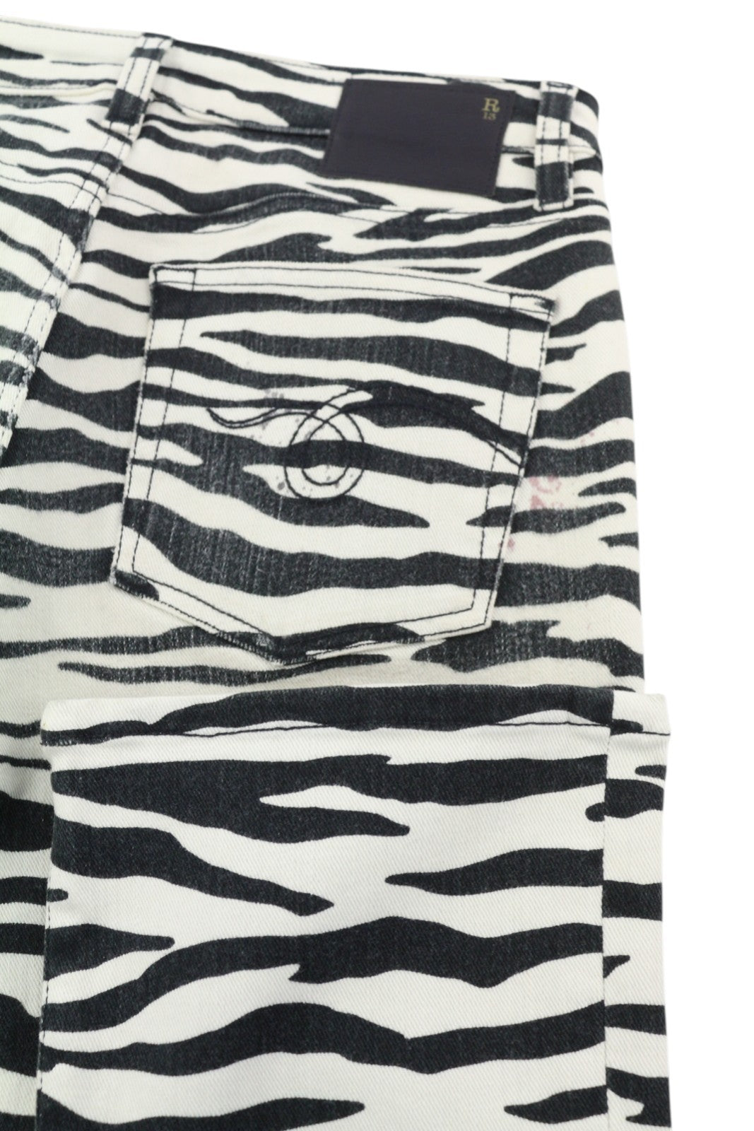 R13 Kick Fit moteriški džinsai, 27 dydžio, zebro rašto, iki kulkšnių, trumpinti, platėjantys, RRP 499 € 