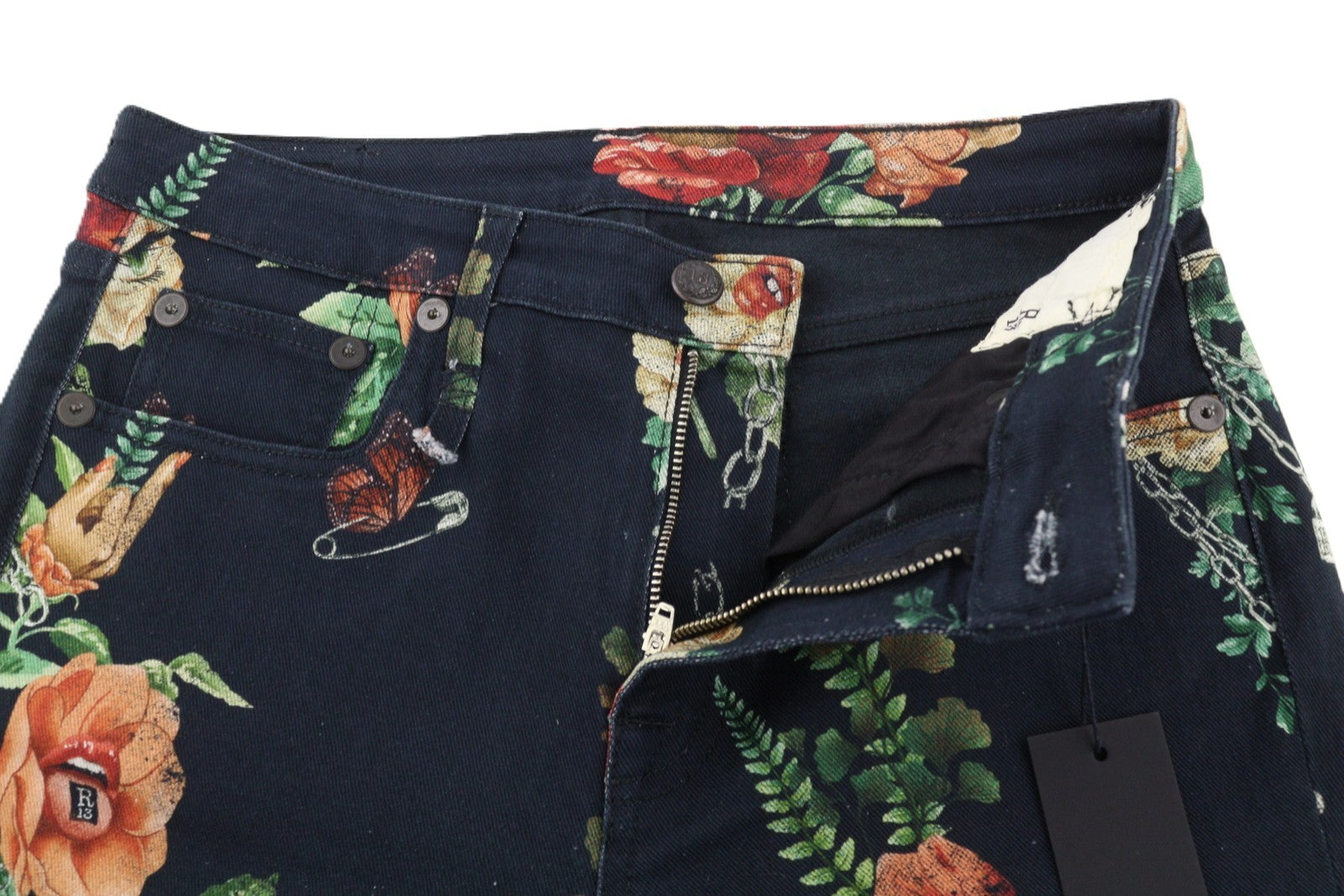 R13 Kick Fit moteriški džinsai 28 Useless Treasueres juodi gėlių rašto trumpinti iki kulkšnių 