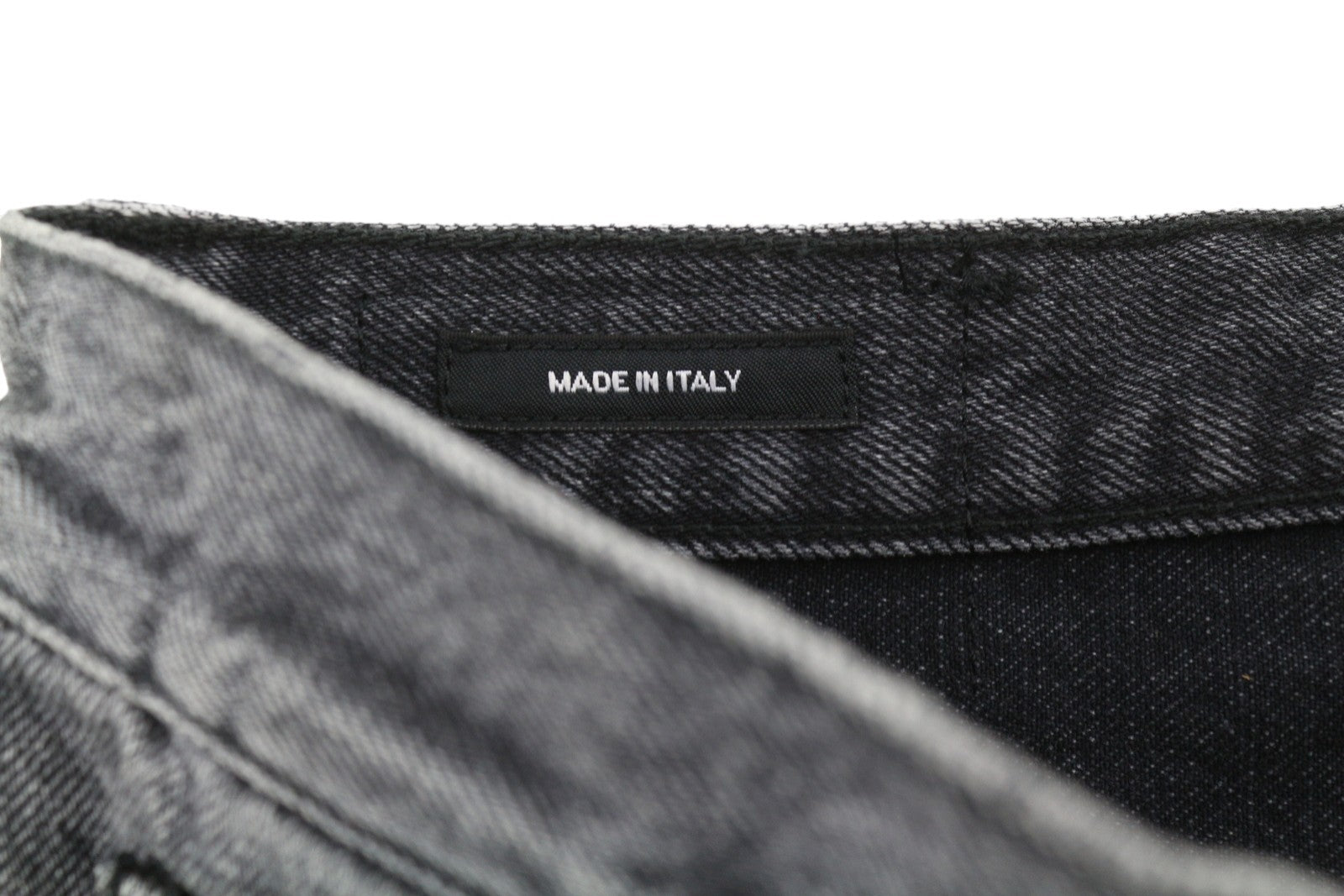 R13 Nuimami „Axl Slim“ moteriški džinsai su odinėmis klešnėmis, 27, akmens juodumo, džinsinis, rekomenduojama kaina – 999 € 