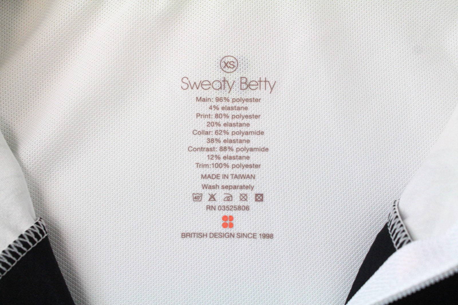 SWEATY BETTY Volley moteriška suknelė XS dydžio teniso suknelė, balta, gėlėta, tampri sportinė apranga 