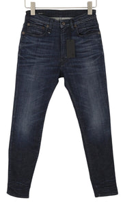 R13 aukštu liemeniu aptempti moteriški džinsai, 27 Howell, indigo spalvos, skalbta, išblukusi, tamsiai mėlyna, rekomenduojama kaina – 475 € 