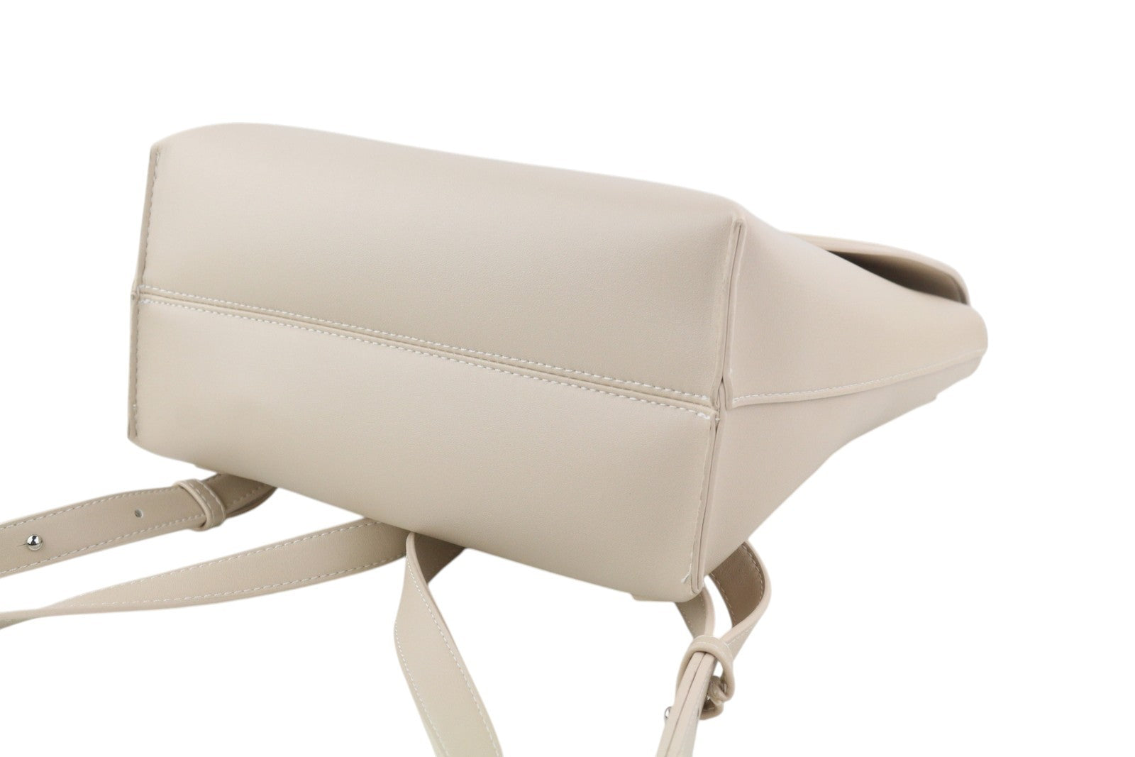 O BAG Zaino moteriškas krepšys OS šviesiai smėlio spalvos su dviem rankenomis ir magnetiniu užsegimu 