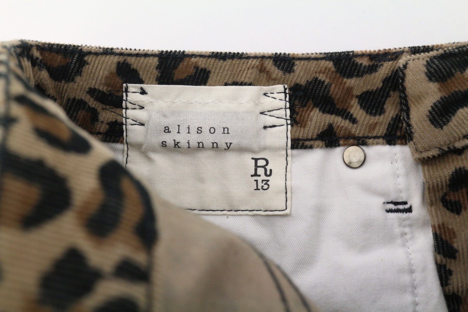 R13 Alison Skinny moteriškos kelnės 27 gelsvai rudos leopardo rašto iki kulkšnių velveto rudos spalvos