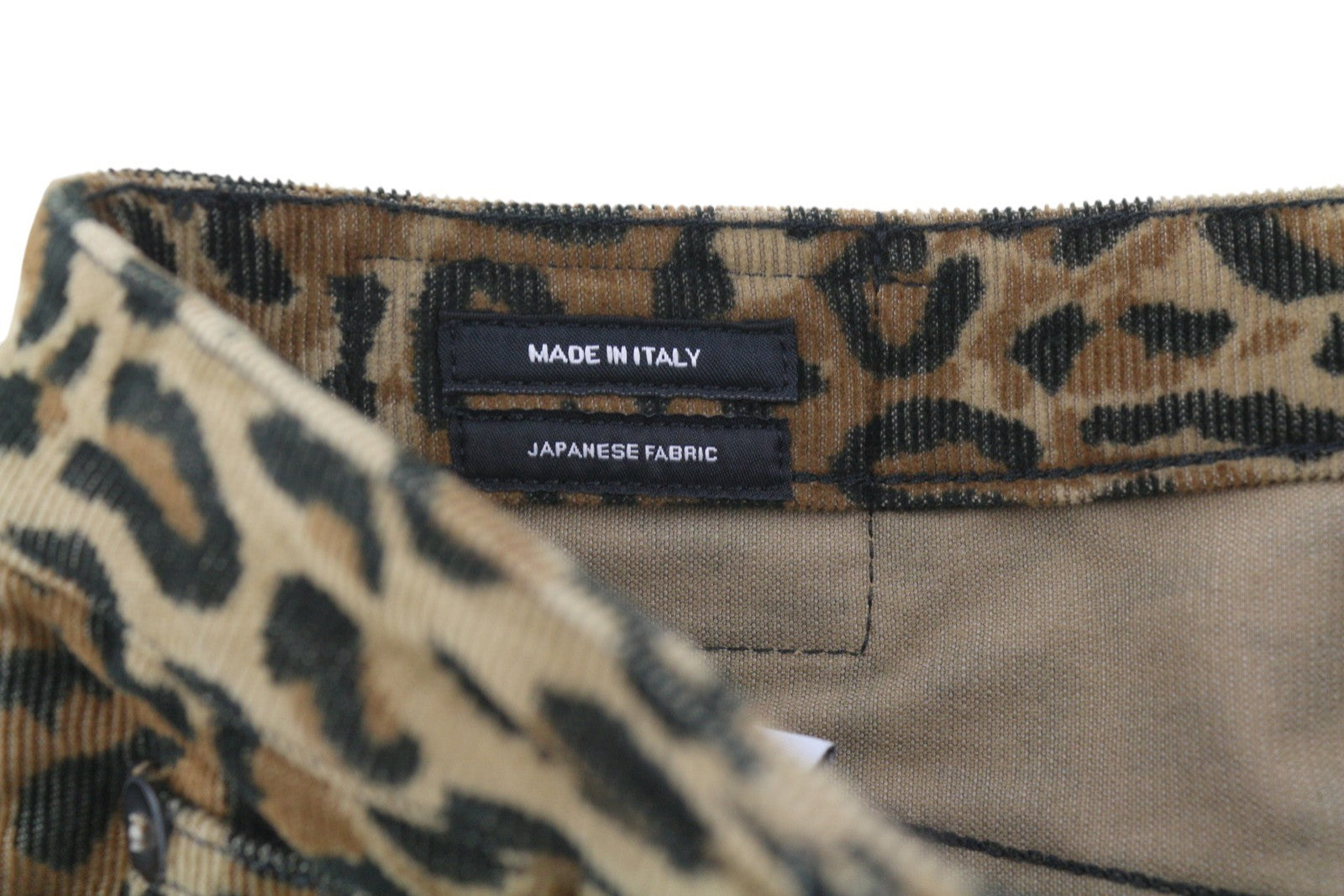 R13 Kick Fit moteriškos kelnės 27 gelsvai rudos leopardo rašto, aptemptos, platėjančios, iki kulkšnių, rudos 