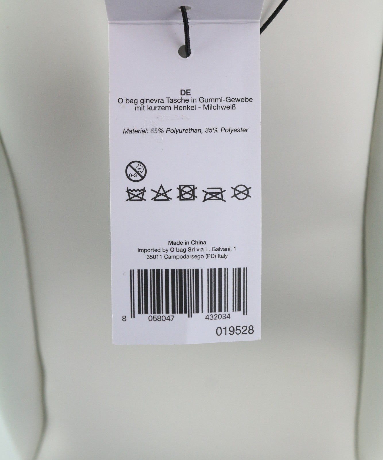 O BAG Ginevra moteriškas krepšys OS baltas su magnetiniu užsegimu, pamušalu ir per petį logotipu. 