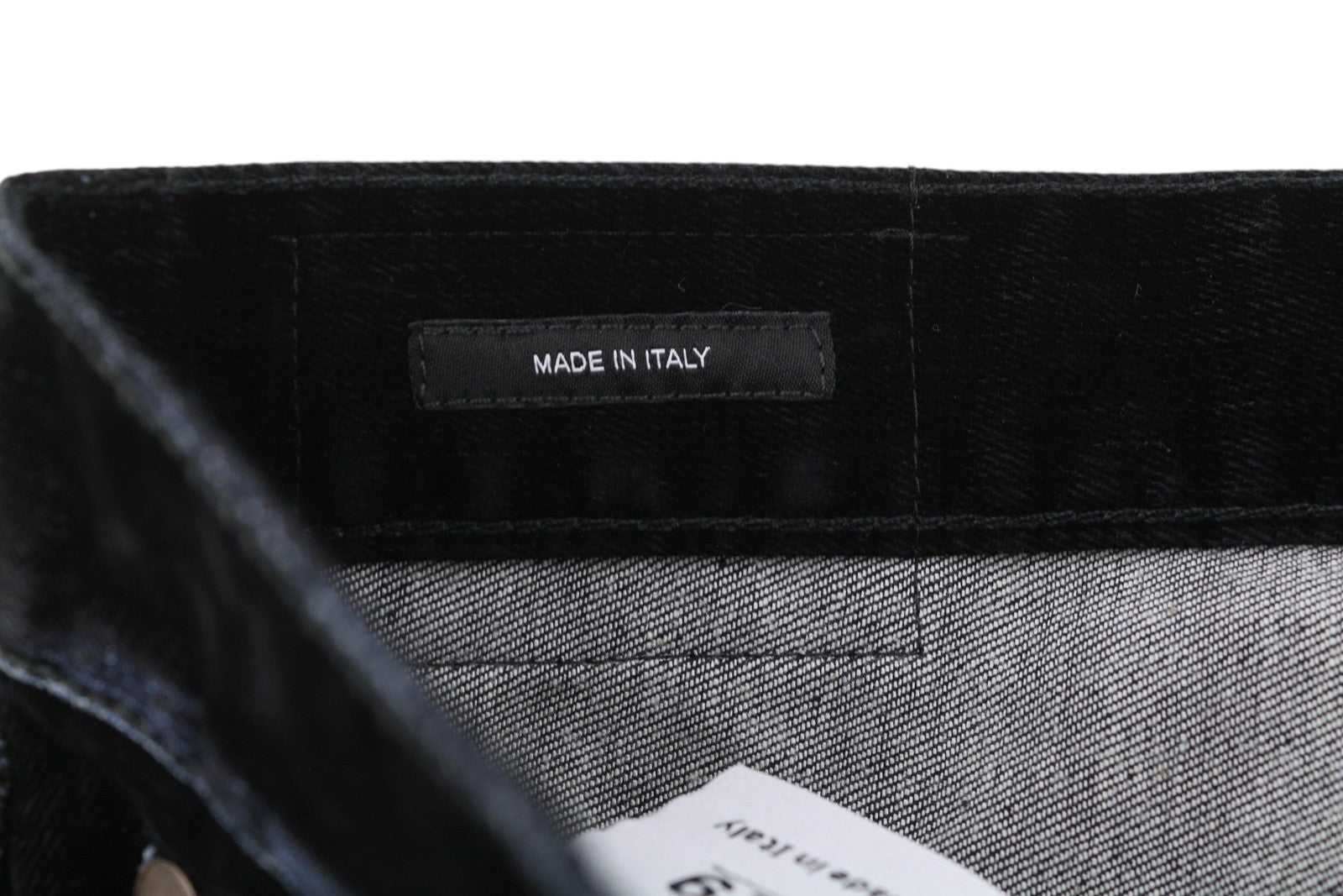 R13 Romeo moteriškos kelnės 29 su pūkuotomis juodomis aksominėmis kelnėmis iki kulkšnių, trumpomis tiesiomis užtrauktuku. 