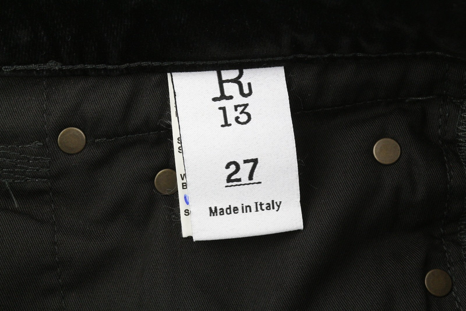 R13 berniukiškos tiesios moteriškos kelnės 27 juodos aksominės su užtrauktuku iki kulkšnies 