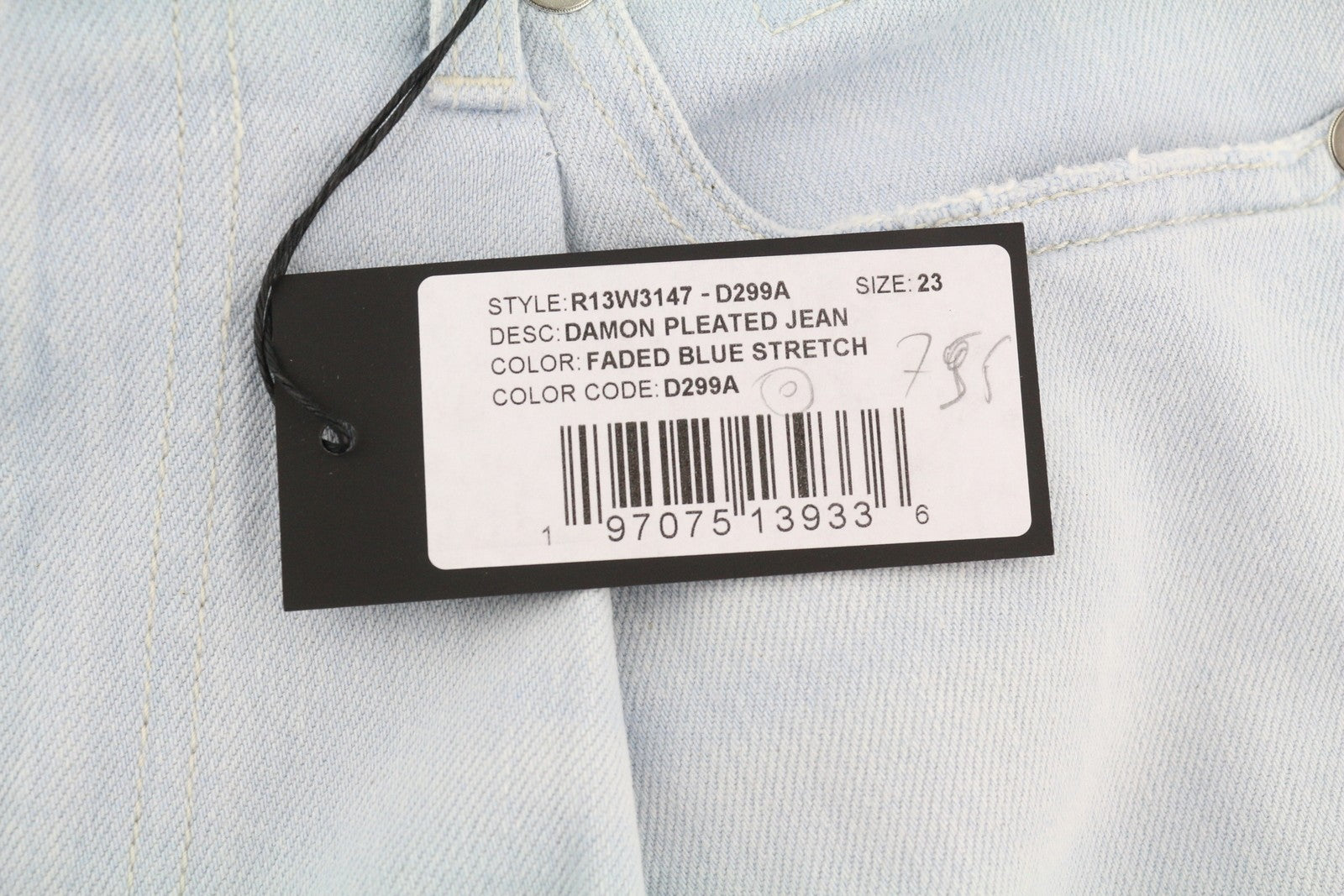 R13 Damon klostuoti mėlyni moteriški džinsai 23 išblukintos mėlynos spalvos tamprios, skalbtos plačios klešnės RRP 595 € 