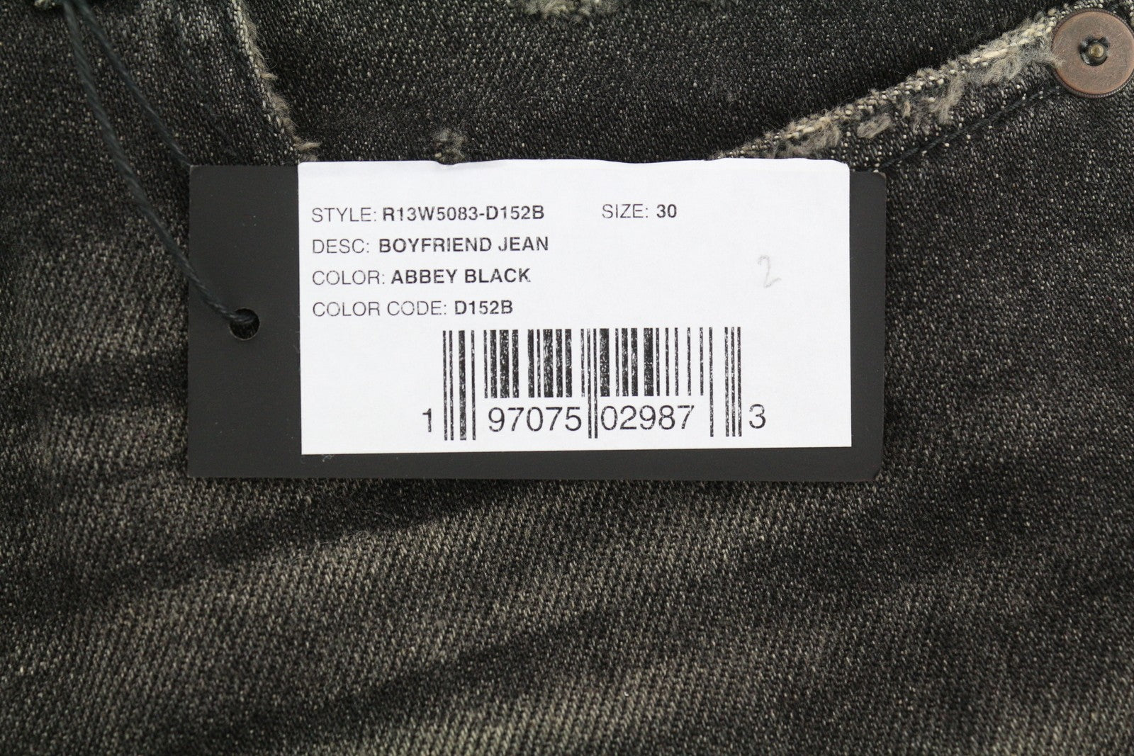 R13 Boyfriend moteriški džinsai, 30 dydžio, juodi, skalbti, su apnašomis ant apačios, laisvalaikio stiliaus. 
