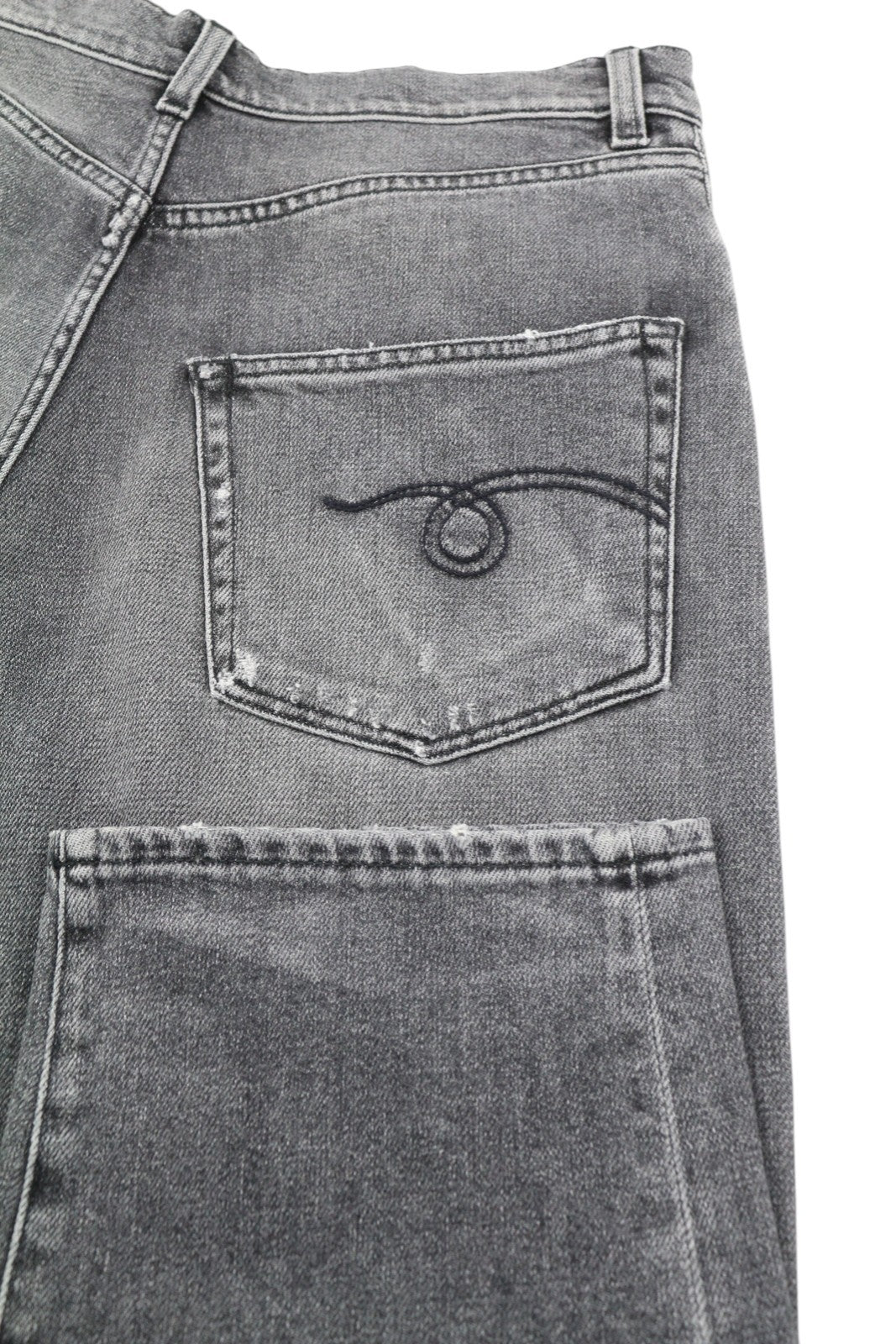 R13 Jennie siaurėjančios moteriškos džinsinės kelnės, 27 vnt., pilkos, skalbtos, plėšytos, suplėšytos odos imitacija. RMK 540 € 