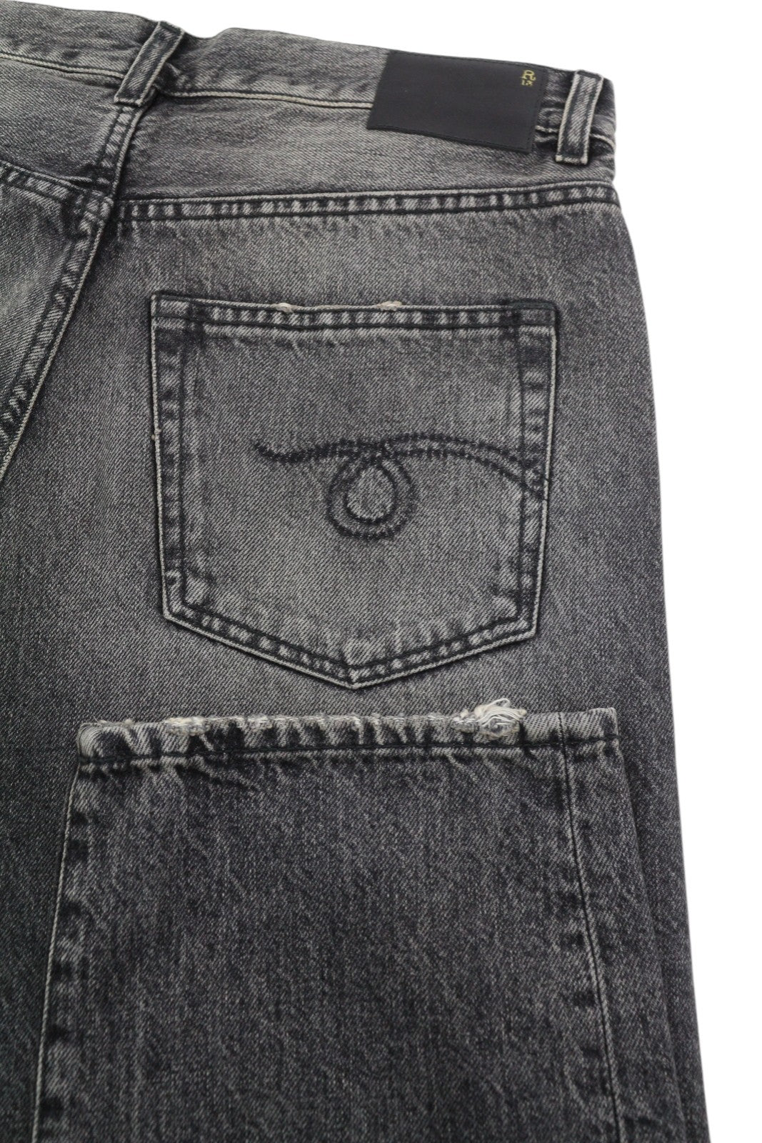 R13 Boyfriend moteriški džinsai 25 Leyton juodi išblukinti, trumpi, laisvo kirpimo džinsai iki kulkšnių 