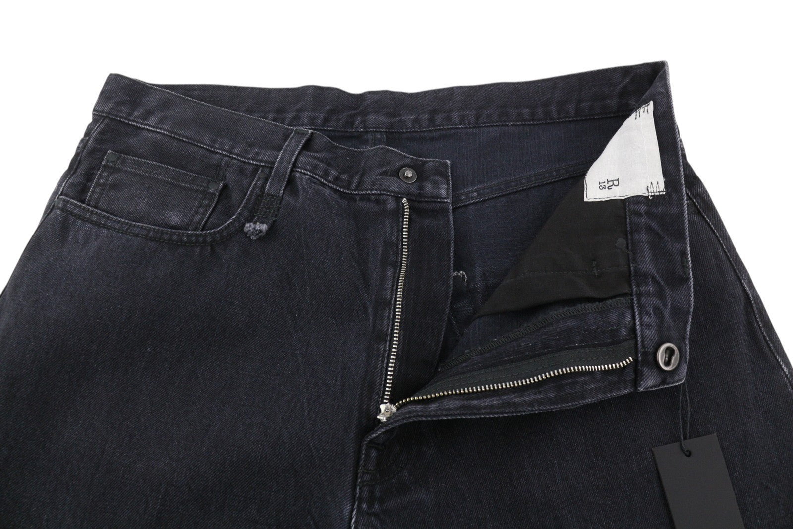 R13 „Ankled D'Arcy“ moteriški džinsai, 27, onikso juodumo, išblukinto, laisvo kirpimo, plačių klešnių. 