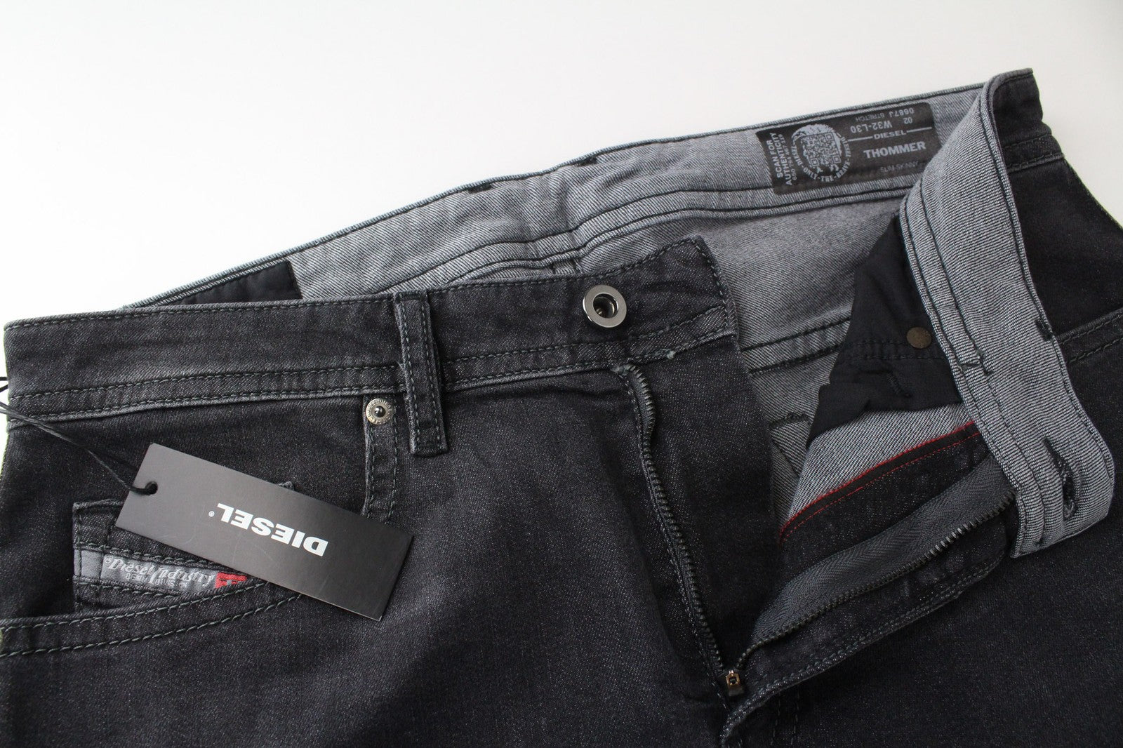 DIESEL Thommer 0687J vyriški džinsai W32/L30 Slim pilki tamprūs medvilniniai aptempti džinsai 