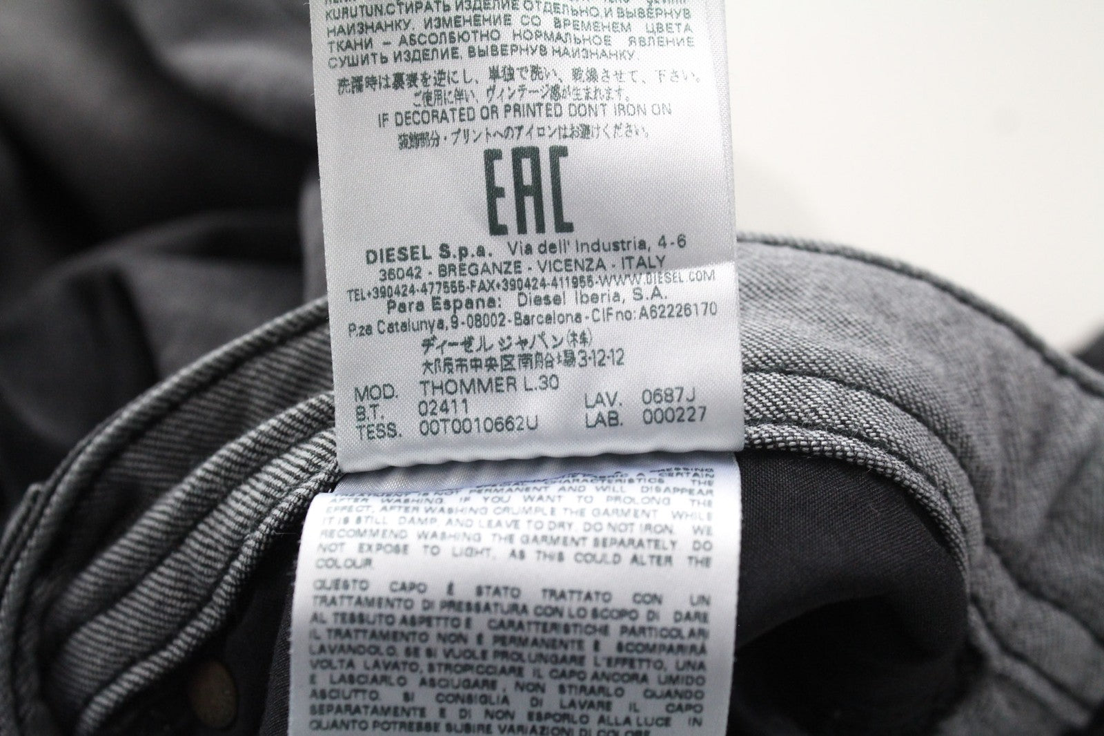 DIESEL Thommer 0687J vyriški džinsai W32/L30 Slim pilki tamprūs medvilniniai aptempti džinsai 