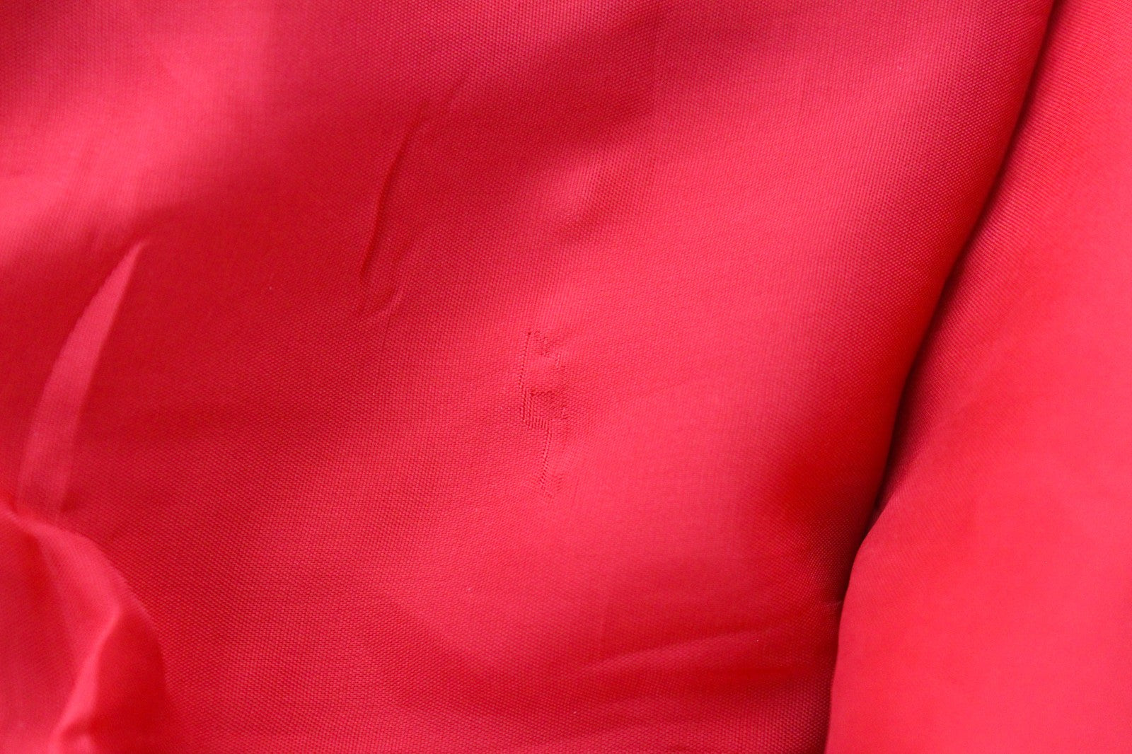 SUISTUDIO Abril moteriška suknelė UK10R raudona, plona, ​​iki kelių, prie kūno priglundanti, vilnos mišinio suknelė 