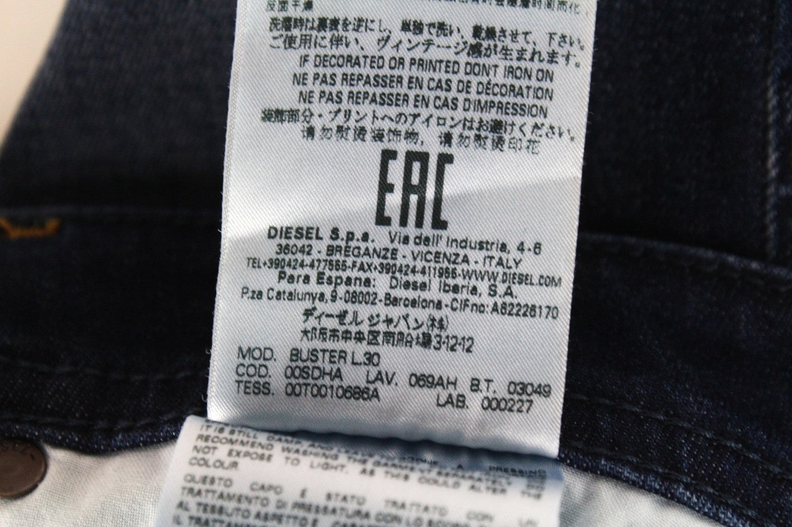 DIESEL Buster 069AH vyriški džinsai W27/L30 berniukams, mėlyni, siaurėjantys, tamprūs medvilniniai džinsai 