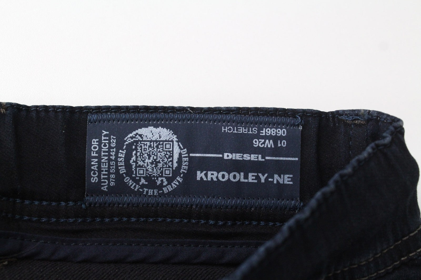 DIESEL Krooley-NE 0686F vyriški W26 Jogg džinsai mėlyni, tamprūs, medvilniniai, ploni, skalbinių imitacijos. 