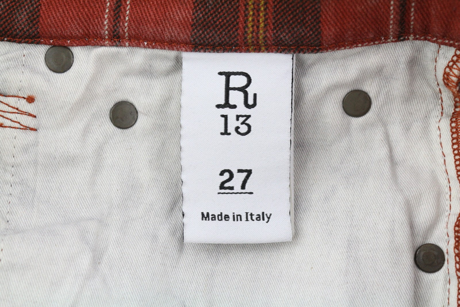 R13 Pasiūtos moteriškos kelnės, 27, pelenų raudonumo, languotos, laisvo kirpimo, iki kulkšnių. RMK 710 € 