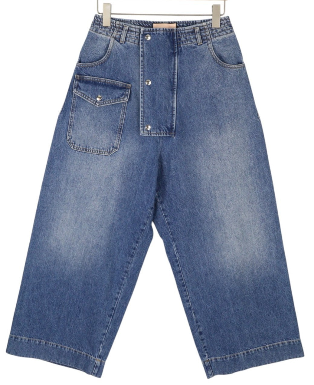 PLAN C moteriški džinsai, 42 dydžio, mėlyni, laisvo kirpimo, blukinto džinso užsegimai, rekomenduojama kaina – 579 € 