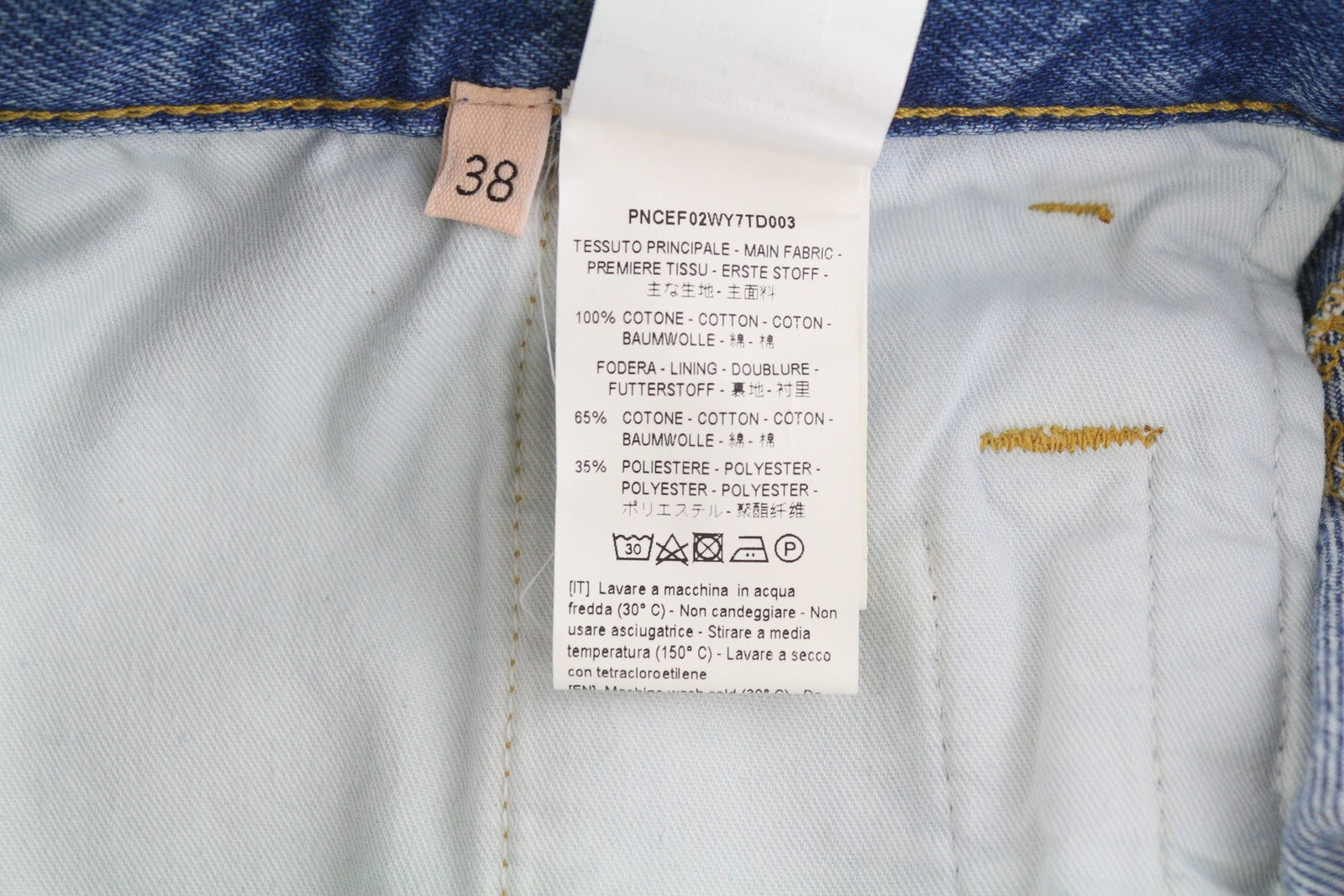 PLAN C moteriški džinsai, 38 dydis, mėlyni, skalbti, tiesaus kirpimo, laisvo kirpimo, su sagomis. Rekomenduojama kaina – 550 €. 