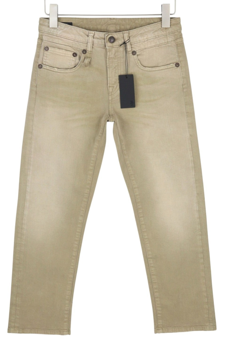 R13 berniukiški tiesūs moteriški džinsai 26 akmenukų spalvos, tamprūs, trumpi, išblukintos rudos spalvos, rekomenduojama kaina – 695 € 