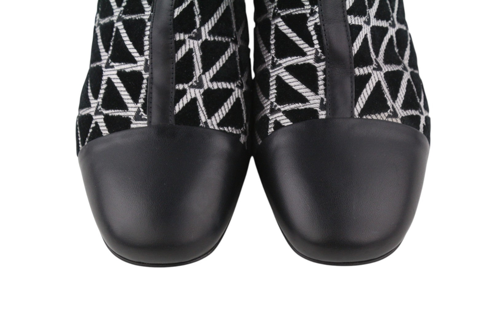 EMPORIO ARMANI X3M294 moteriški aulinukai juodos spalvos, odiniai, su detalėmis, logotipu ir spauda, ​​aukštakulniai 