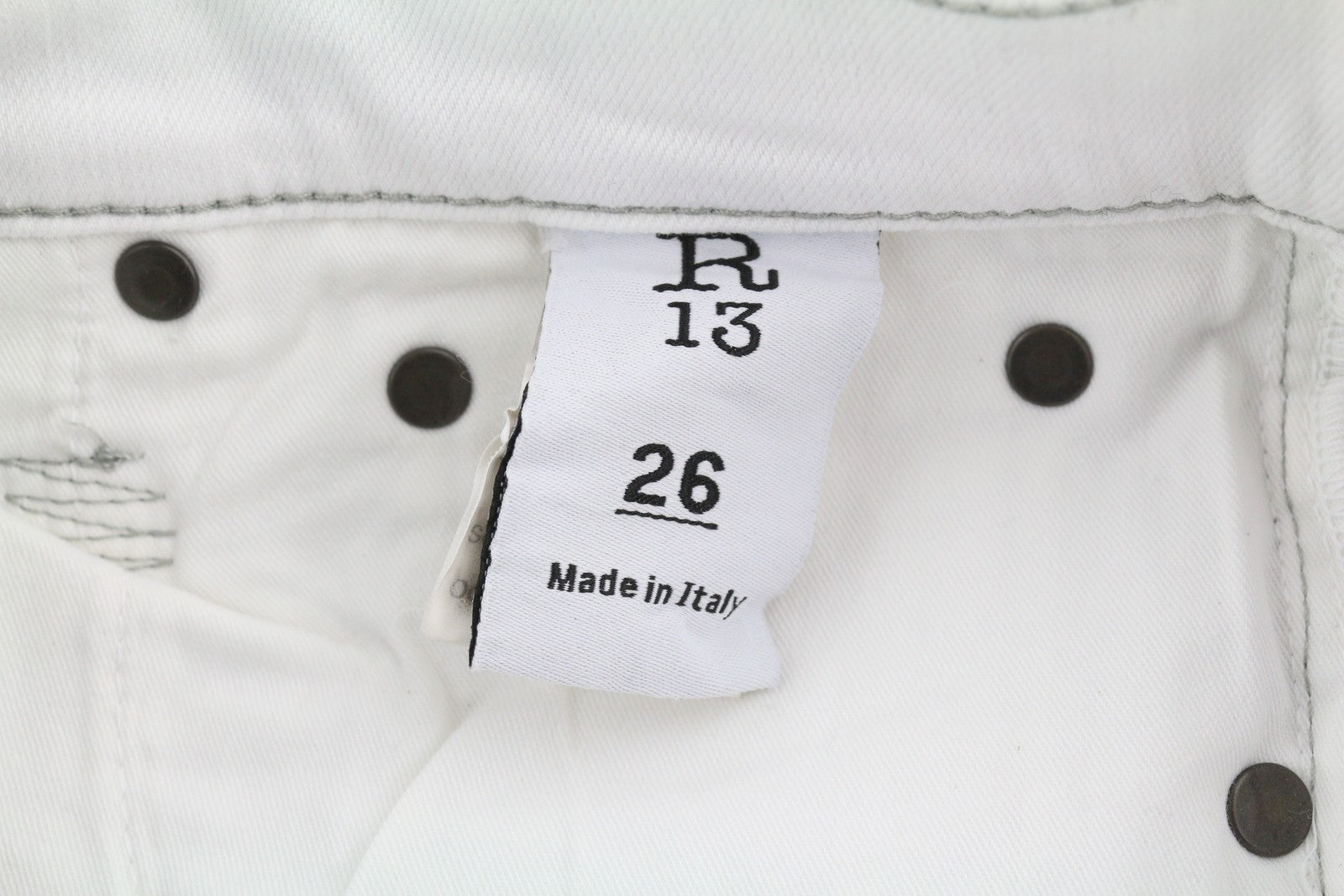 R13 Jane moteriški džinsai 26. Pilki, ploni, tiesaus kirpimo, tamprūs, ilgi. RMK 870 € 