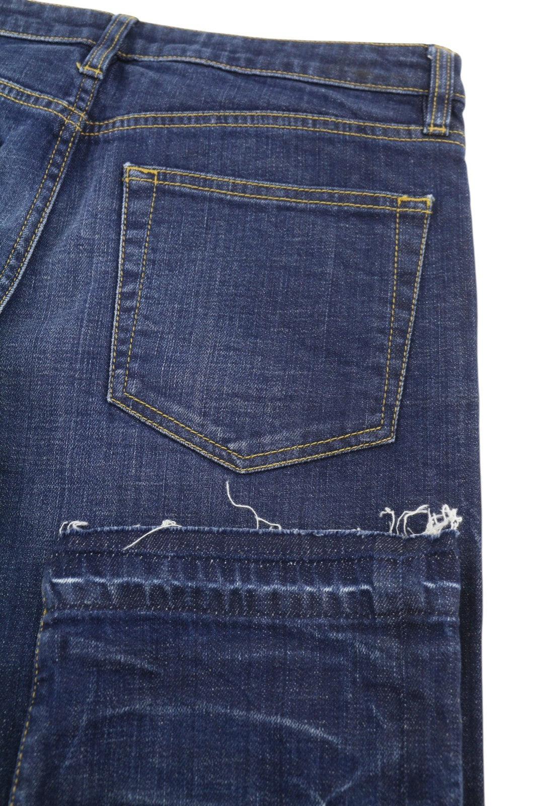 R13 berniukiški tiesūs moteriški džinsai, 27 Howell indigo spalvos, netolygus apvadas, išblukęs iki kulkšnių. 