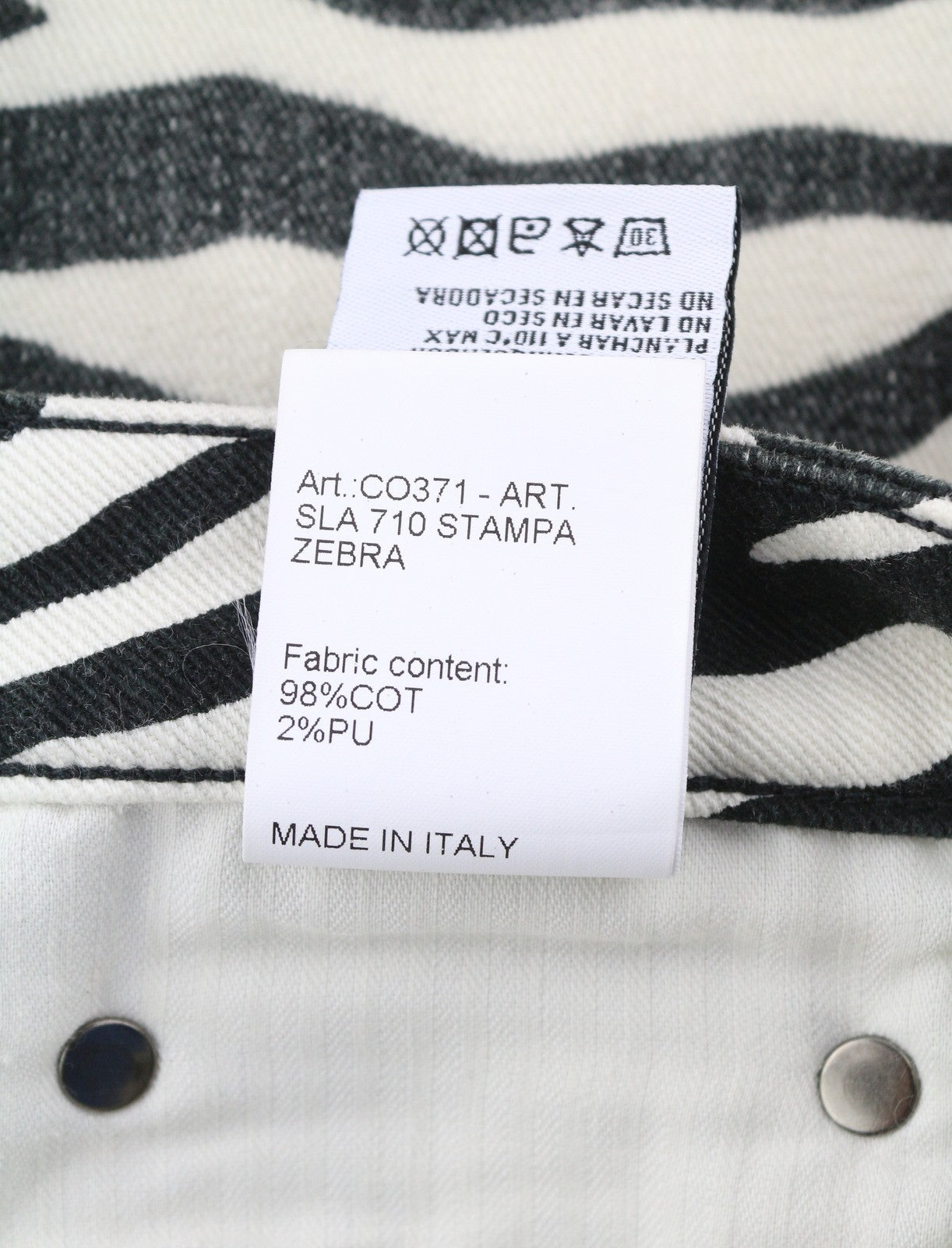 R13 Kick Fit moteriški džinsai, 27 dydžio, zebro rašto, iki kulkšnių, trumpinti, platėjantys, RRP 499 € 