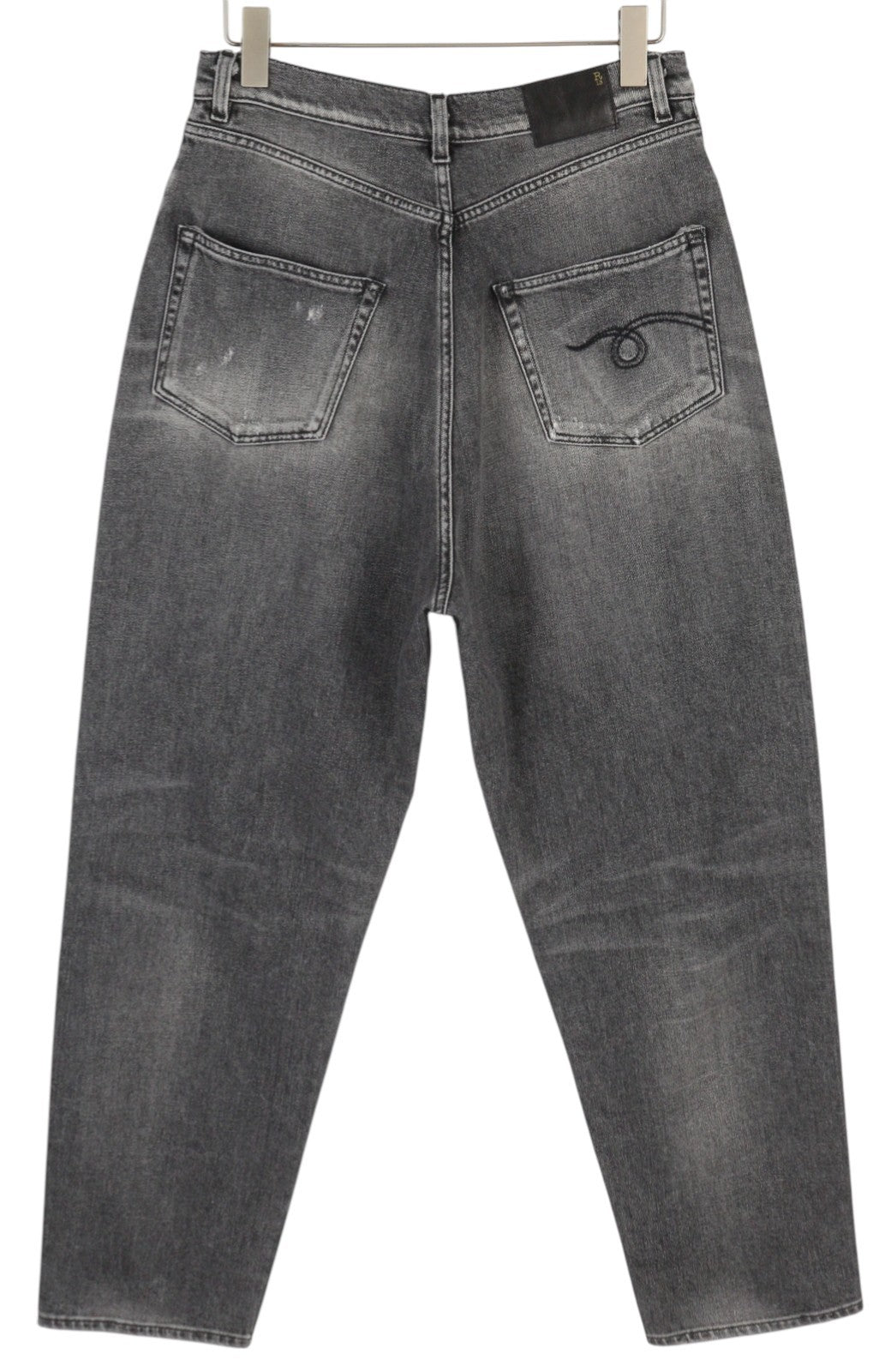 R13 Jennie siaurėjančios moteriškos džinsinės kelnės, 27 vnt., pilkos, išblukintos, plėšytos, suplėšytos odos imitacija. RMK 540 € 