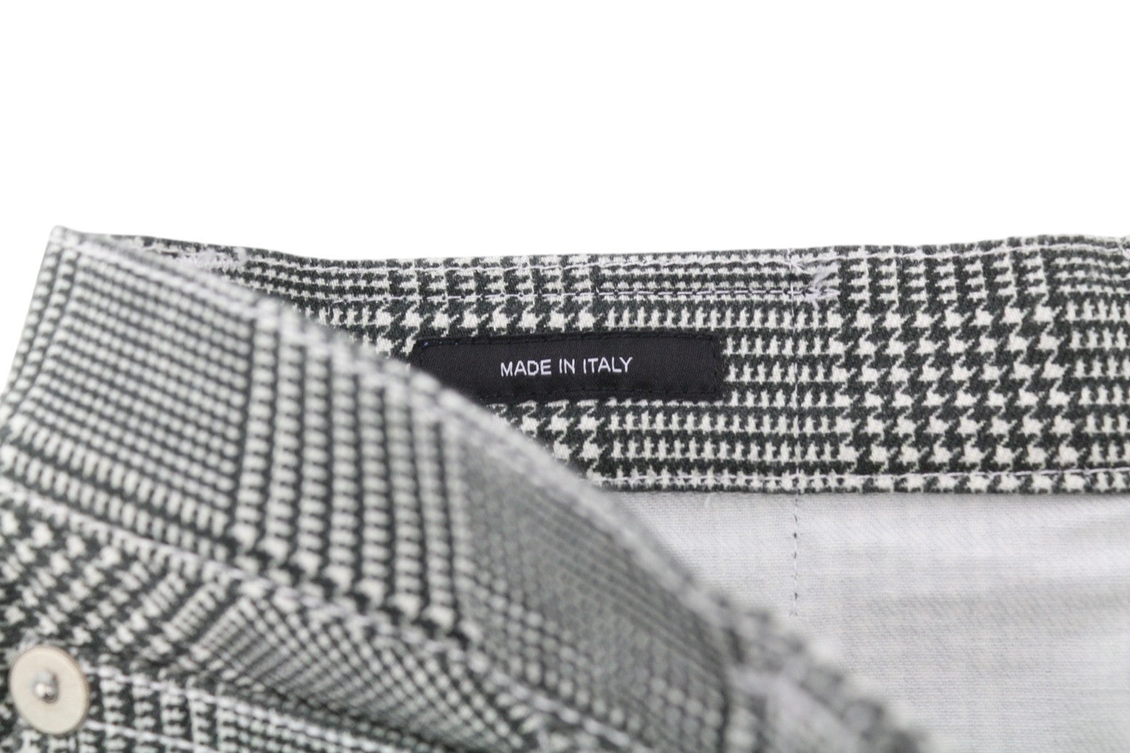 R13 Jane moteriški džinsai, 27 dydžio, marginti, languoti, tiesūs, platėjantys, tamprūs. Rekomenduojama kaina – 699 €. 