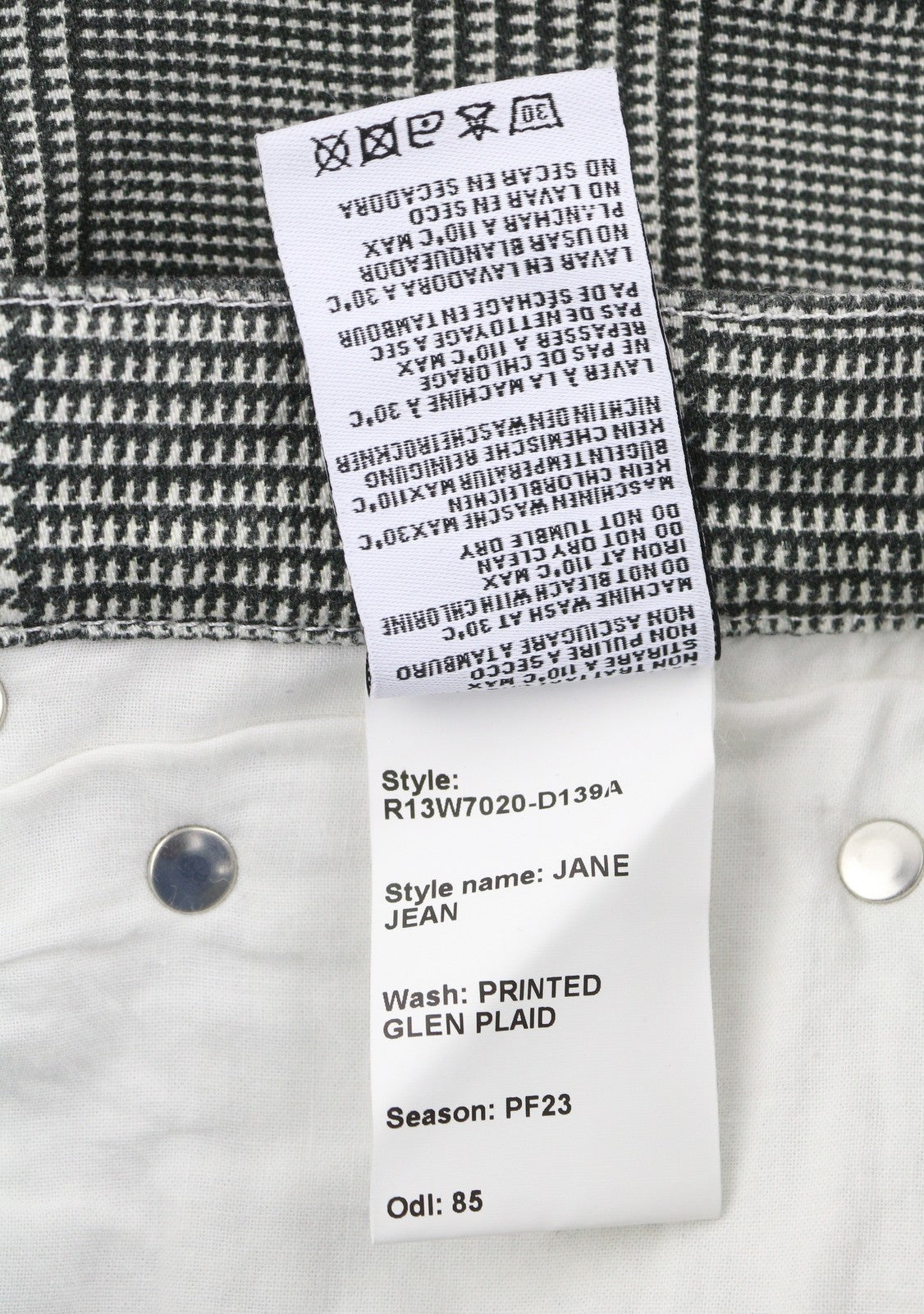 R13 Jane moteriški džinsai, 27 dydžio, marginti, languoti, tiesūs, platėjantys, tamprūs. Rekomenduojama kaina – 699 €. 