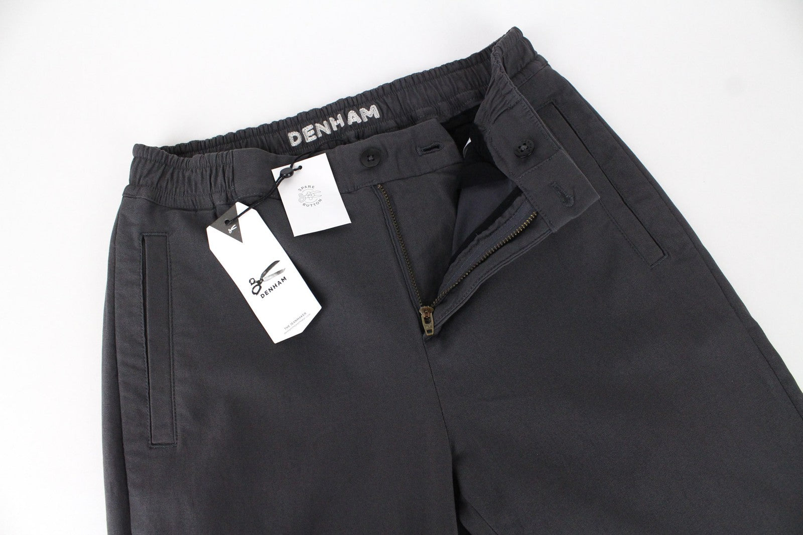 DENHAM Preston moteriškos kelnės S dydžio pilkos, tamprios, klostuotos, su užtrauktuku priekyje 