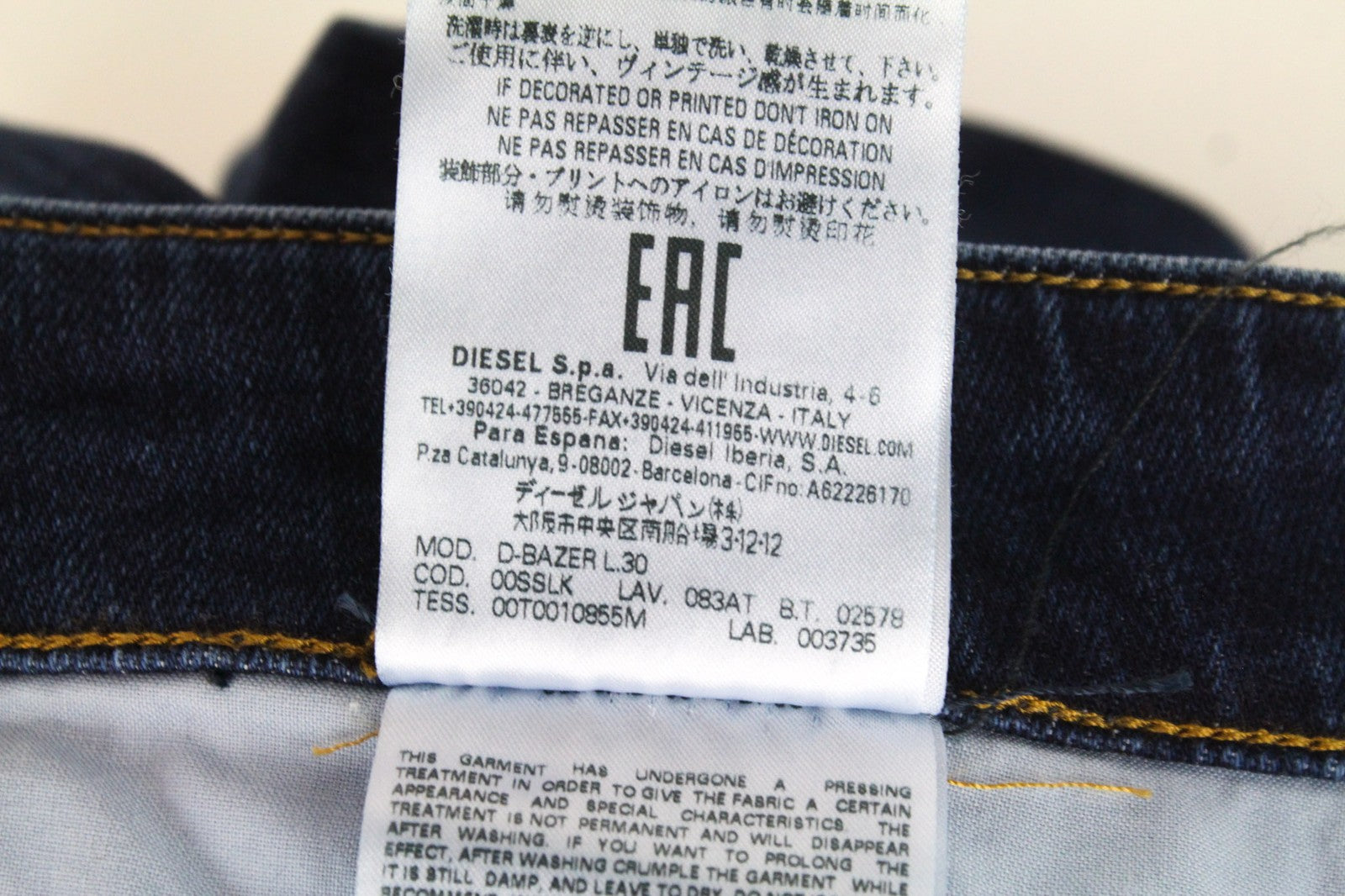 DIESEL D-Bazer 083AT džinsai W26/L30 tamsiai mėlyni siaurėjantys tamprūs džinsai su sagomis 