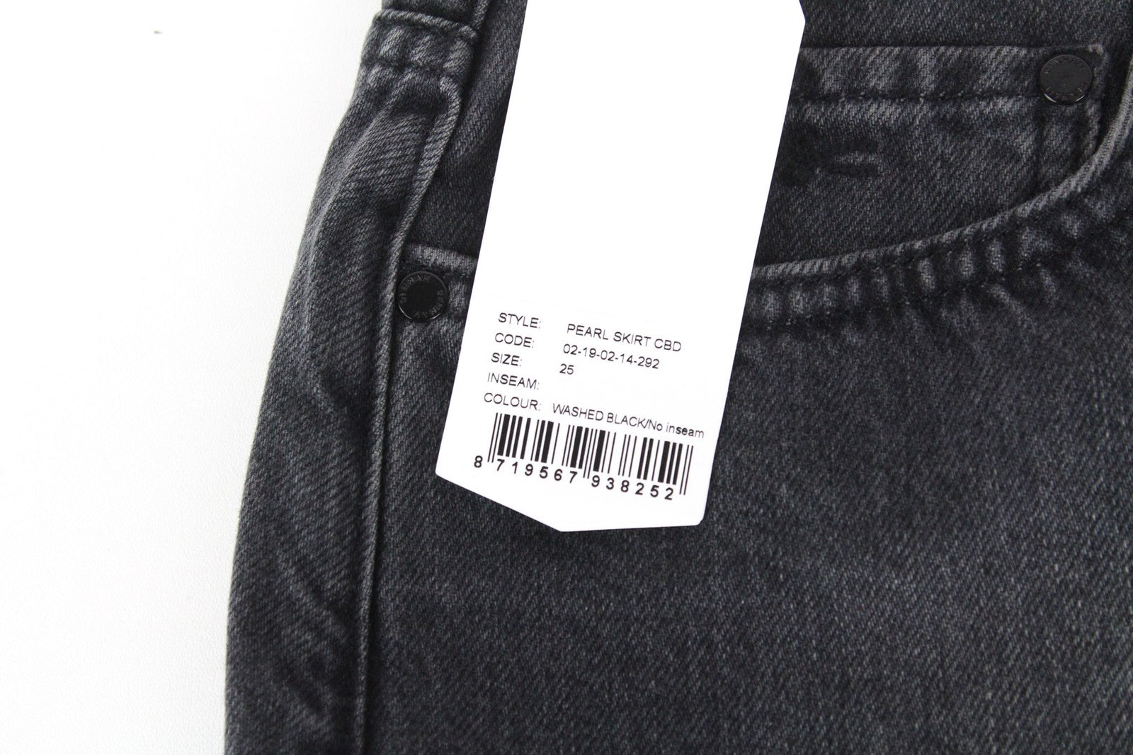 DENHAM Pearl moteriškas sijonas W25 juodas skalbtos medvilnės mini džinsinis sijonas su 5 kišenėmis 