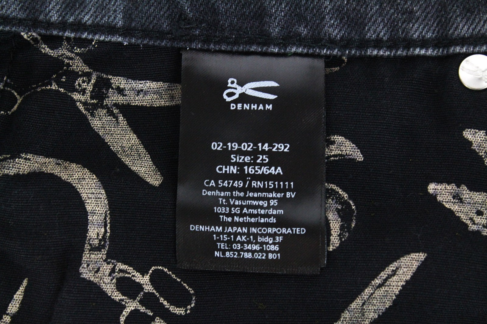 DENHAM Pearl moteriškas sijonas W25 juodas skalbtos medvilnės mini džinsinis sijonas su 5 kišenėmis 