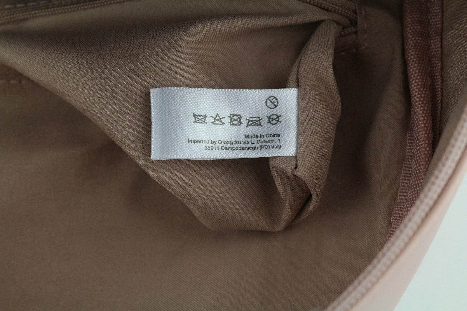 O BAG Sofia moteriška rankinė OS šviesiai rožinė, dviguba rankena, užtrauktuku, kuprinė su logotipu 