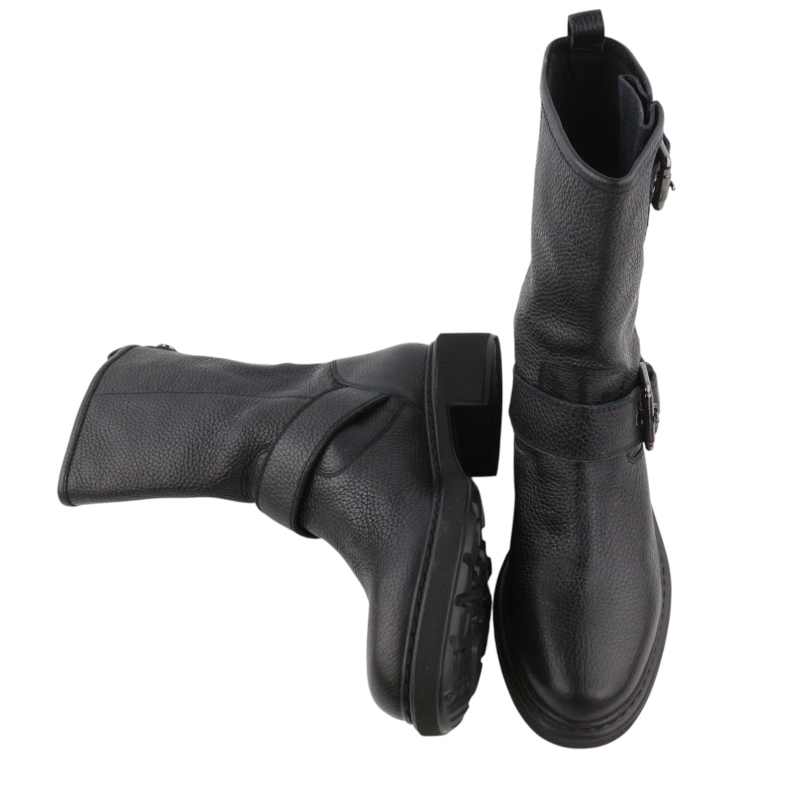 EMPORIO ARMANI X3N144 moteriški aulinukai, juodos odos, 37 dydžio, su sagtimi ir kulkšnies viduriu. Rekomenduojama kaina – 399 €. 