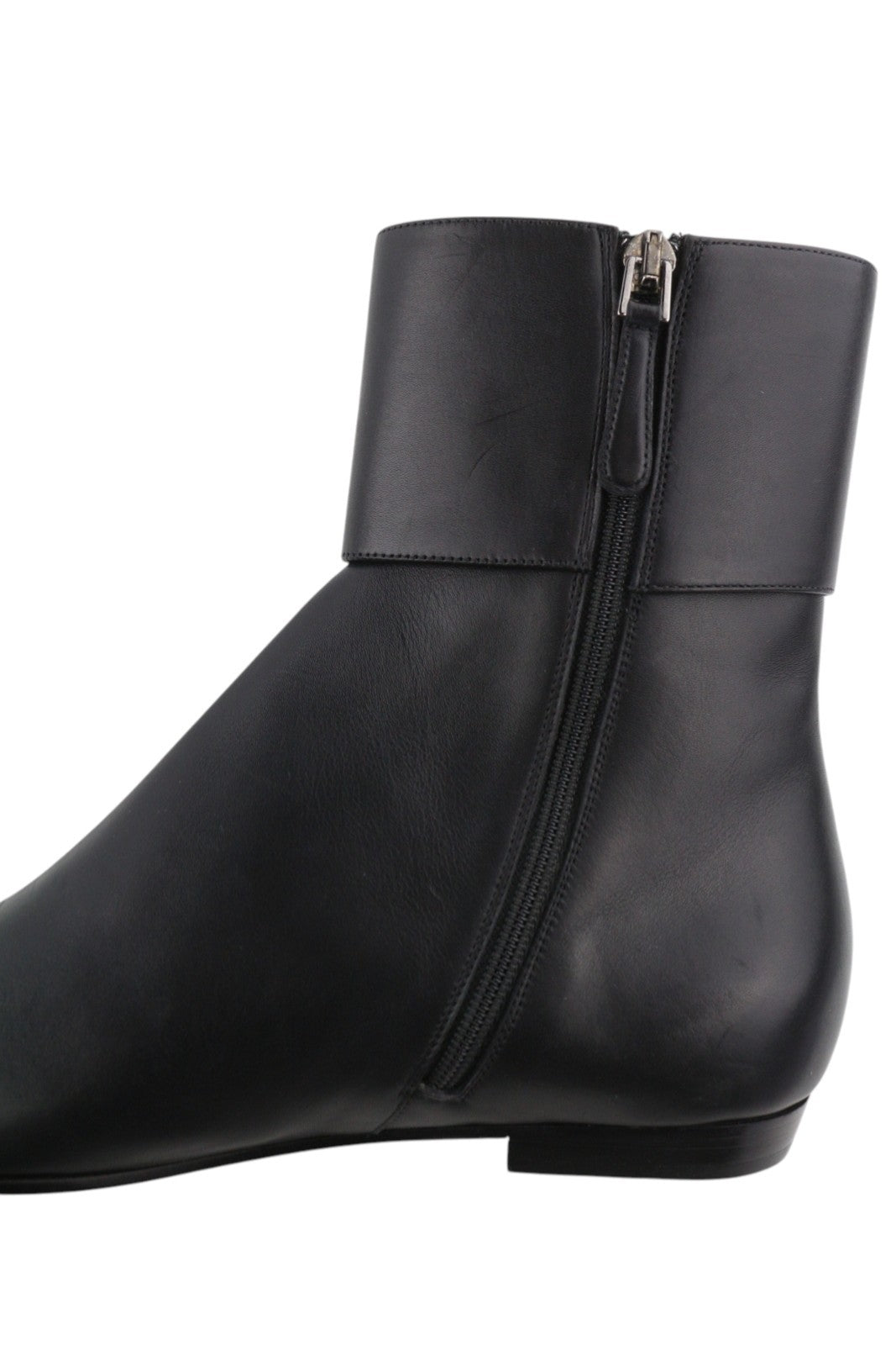 EMPORIO ARMANI moteriški bateliai, 37 €, juodos odos, smaili nosis, užtrauktukas, iki kulkšnies. 